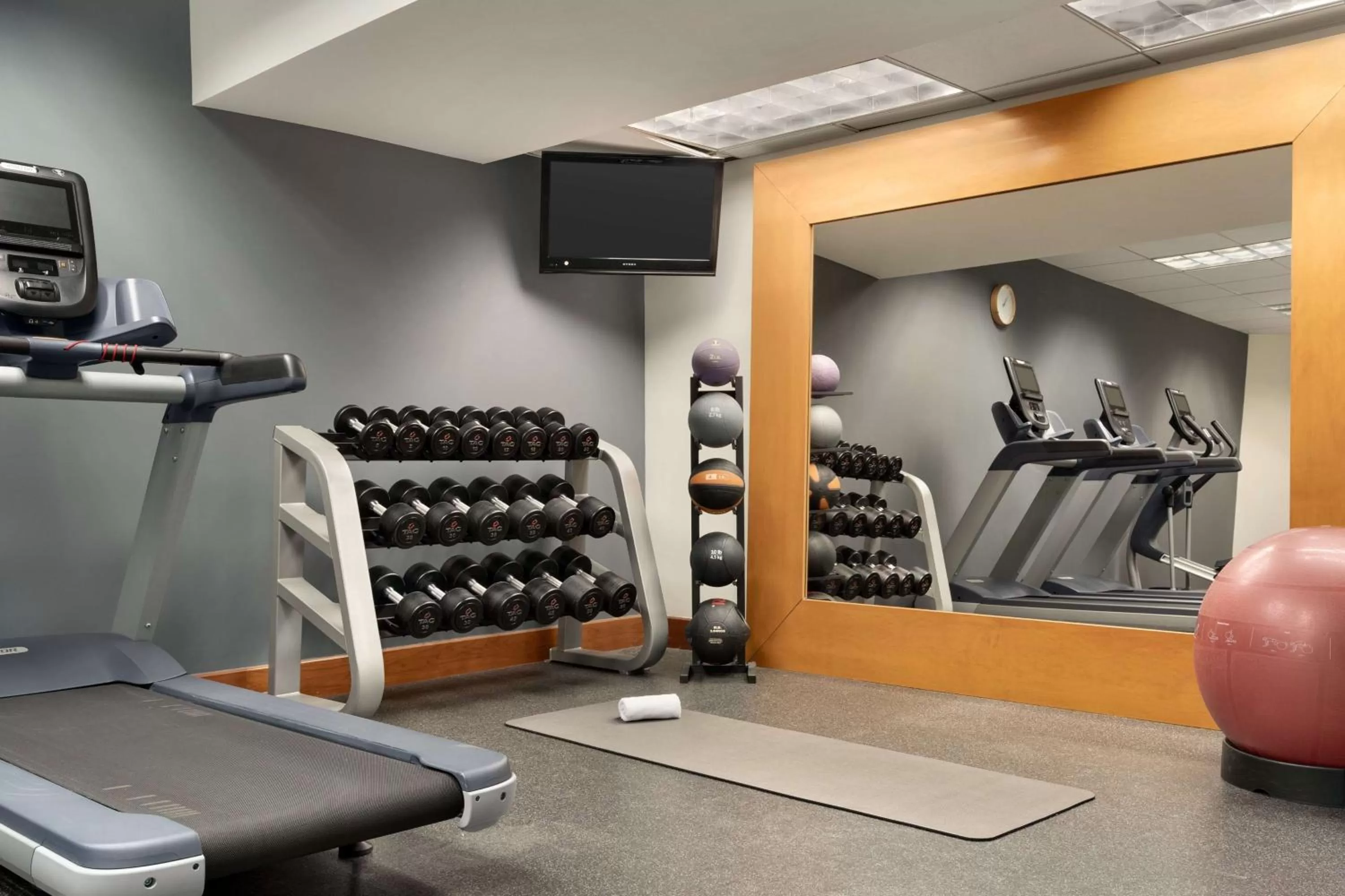 Fitness centre/facilities in Hilton Garden Inn Tysons Corner