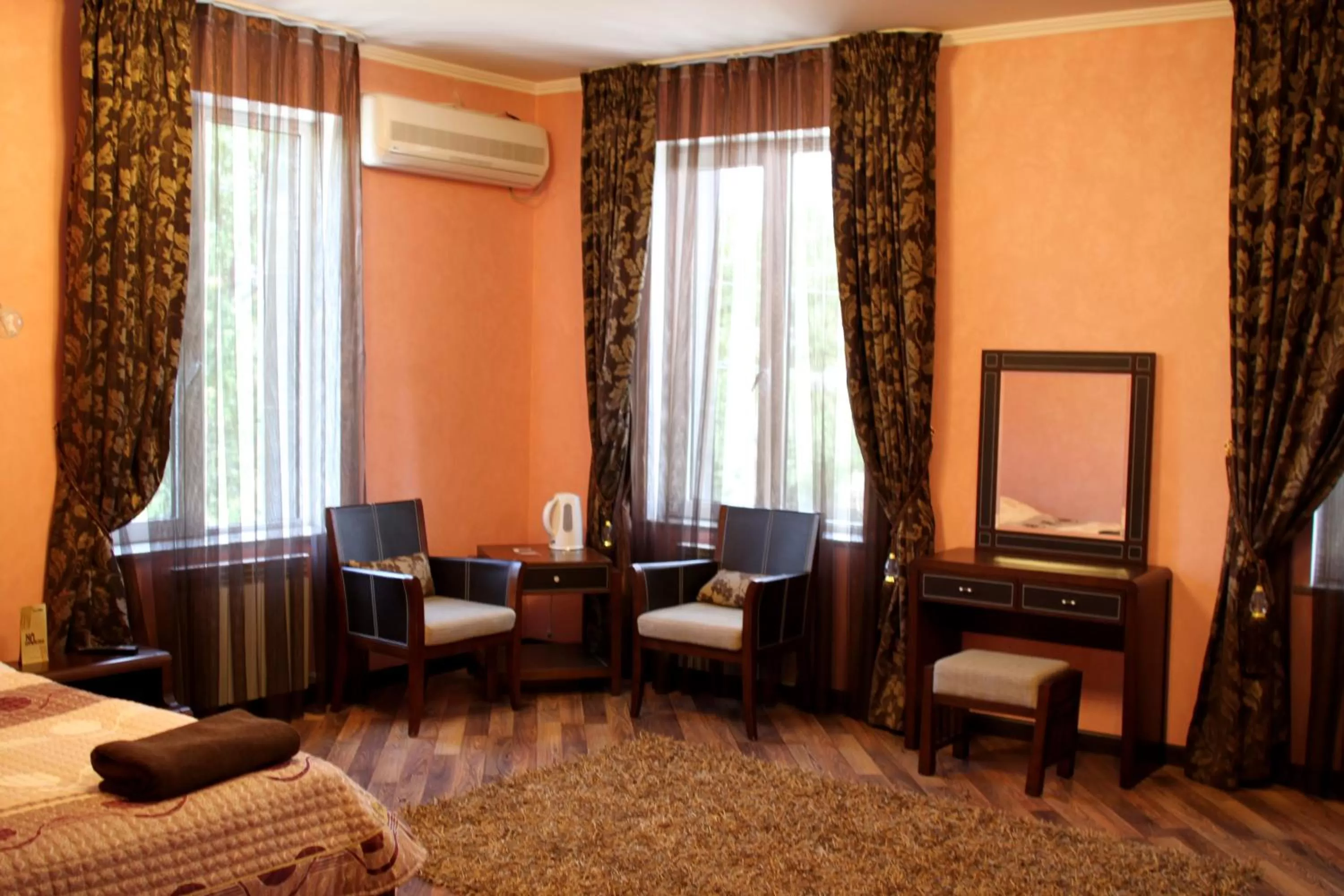 Photo of the whole room, Bed in Totem Hotel