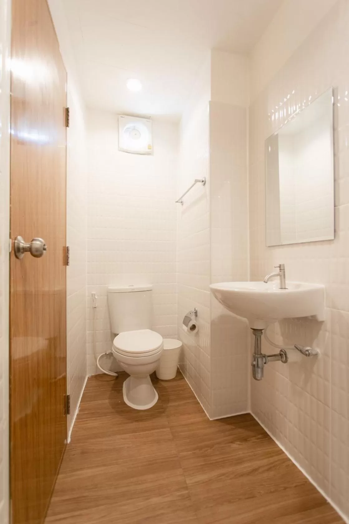 Shower in Hotel PaPa Bangkok Siriraj