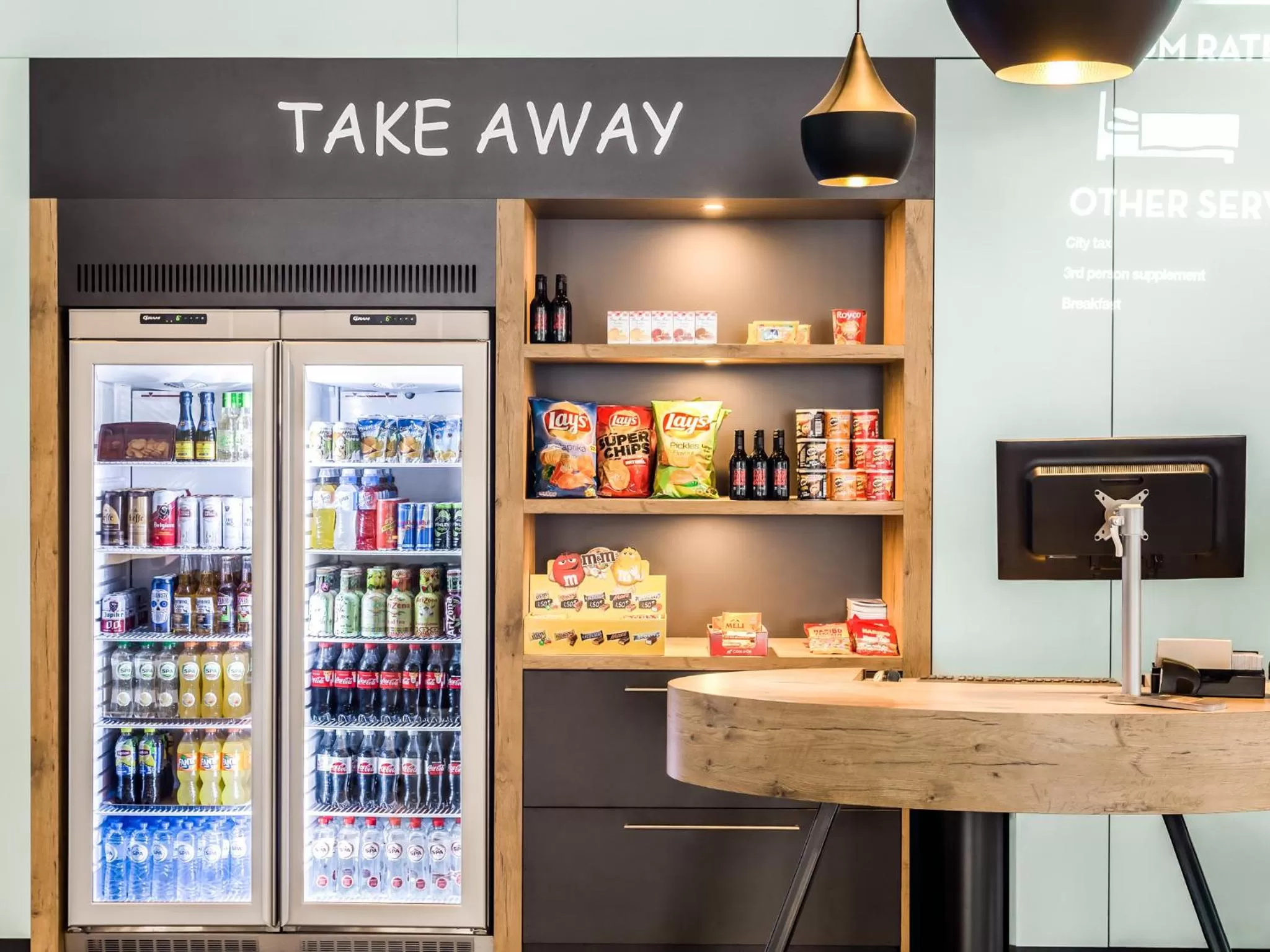 On-site shops in ibis Hotel Brussels Centre Gare du Midi