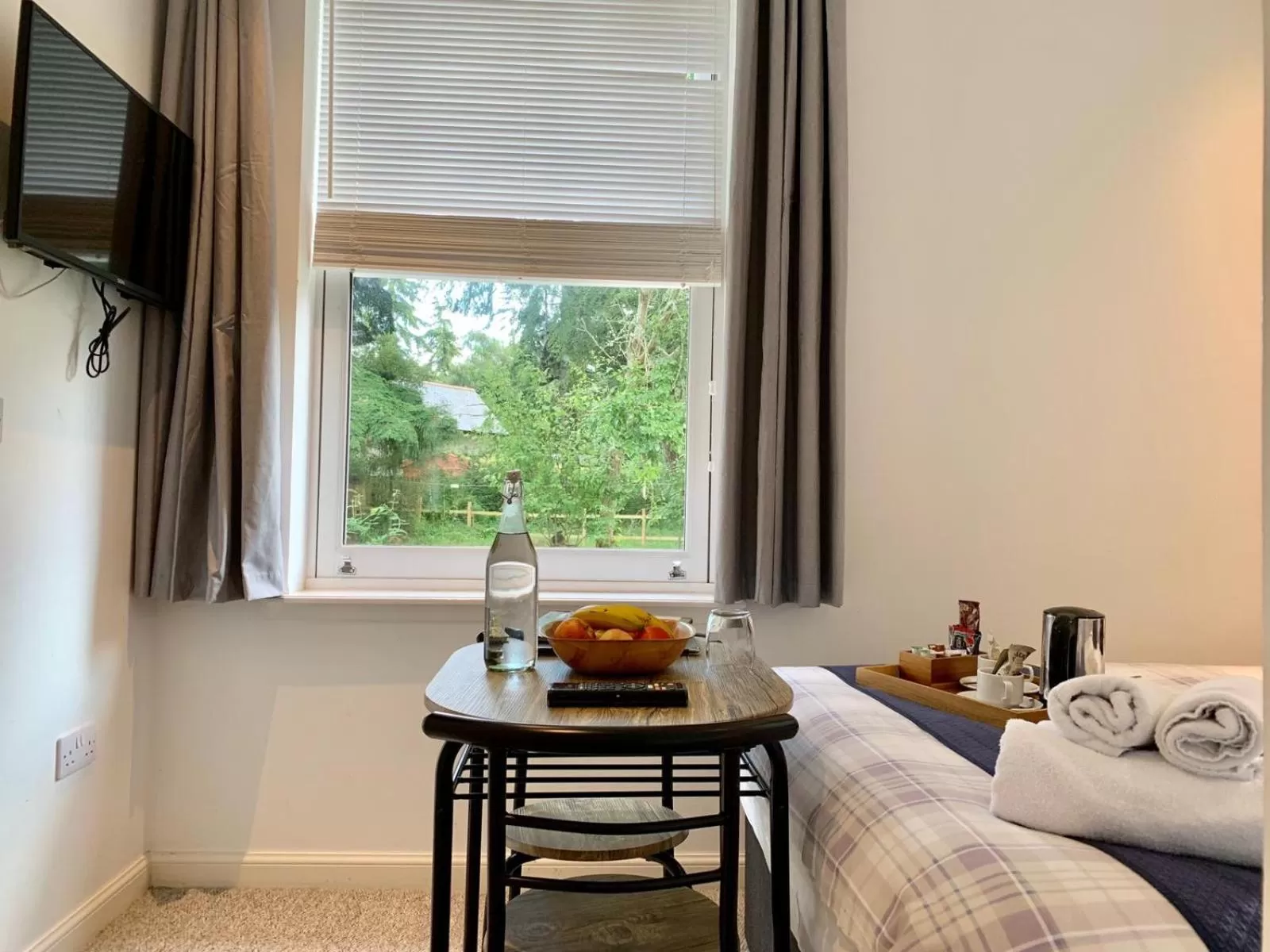 Bedroom, Bed in Drumdevan Country House, Inverness