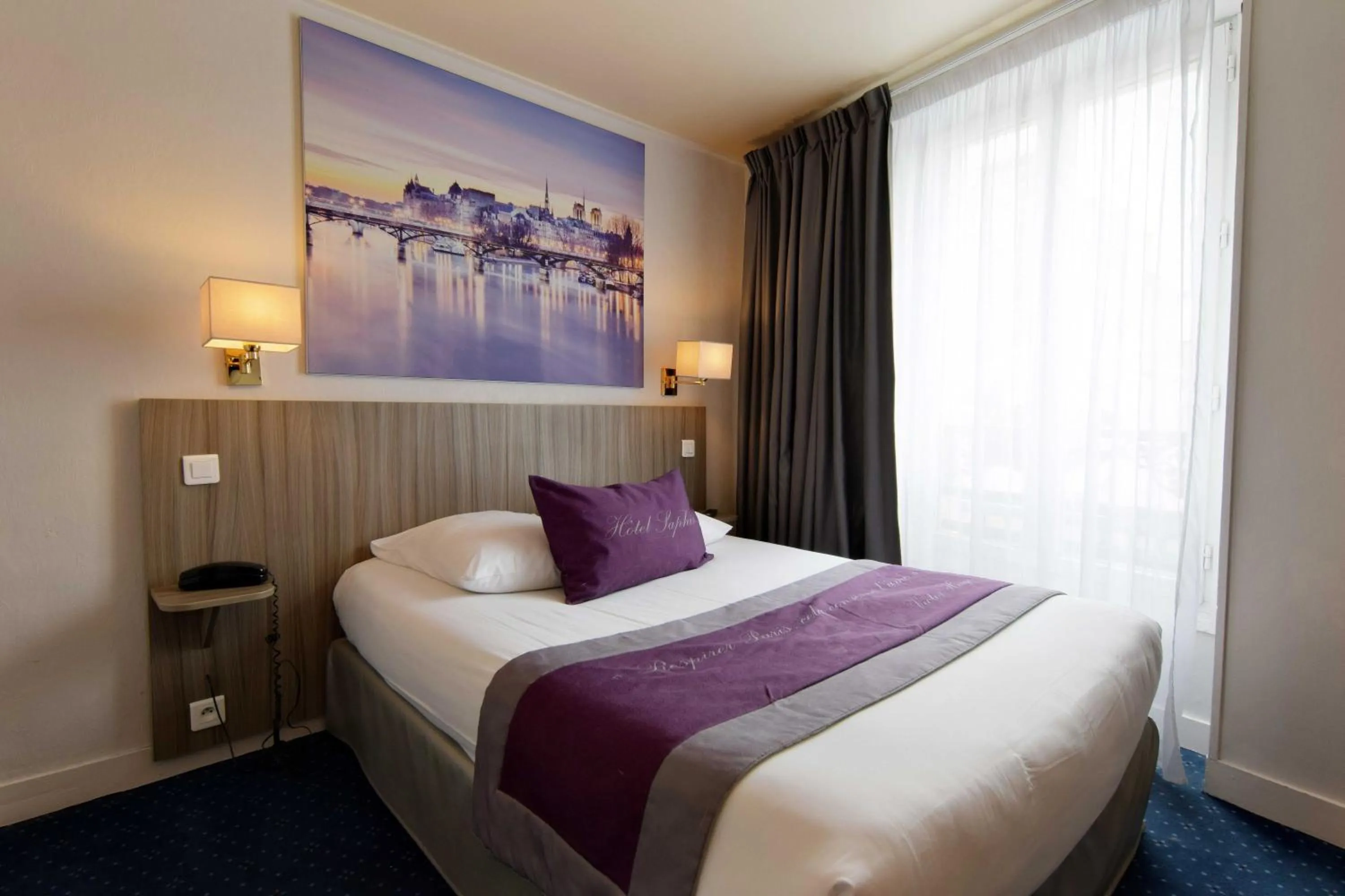 Bedroom, Bed in Saphir Grenelle