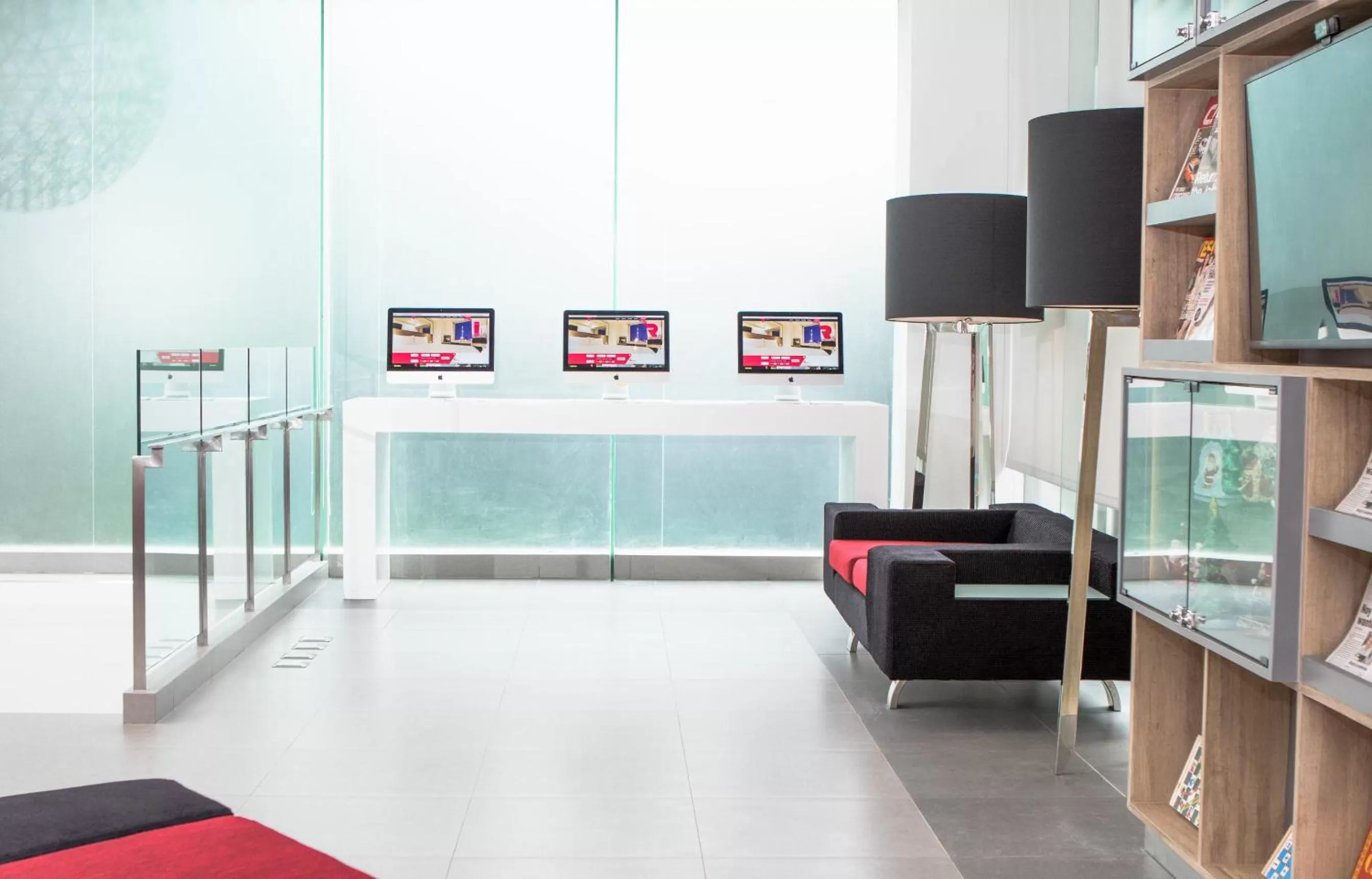 Lobby or reception in Red Planet Manila Bay