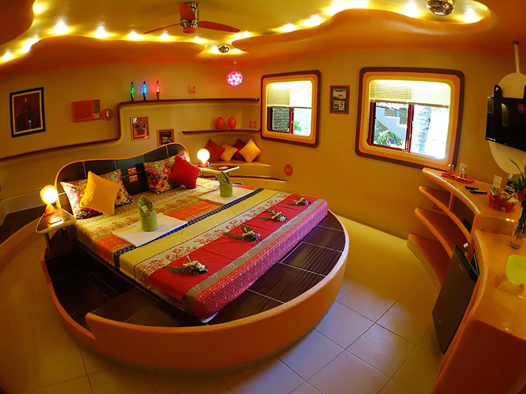 Photo of the whole room, Bed in Takatuka Beach Resort