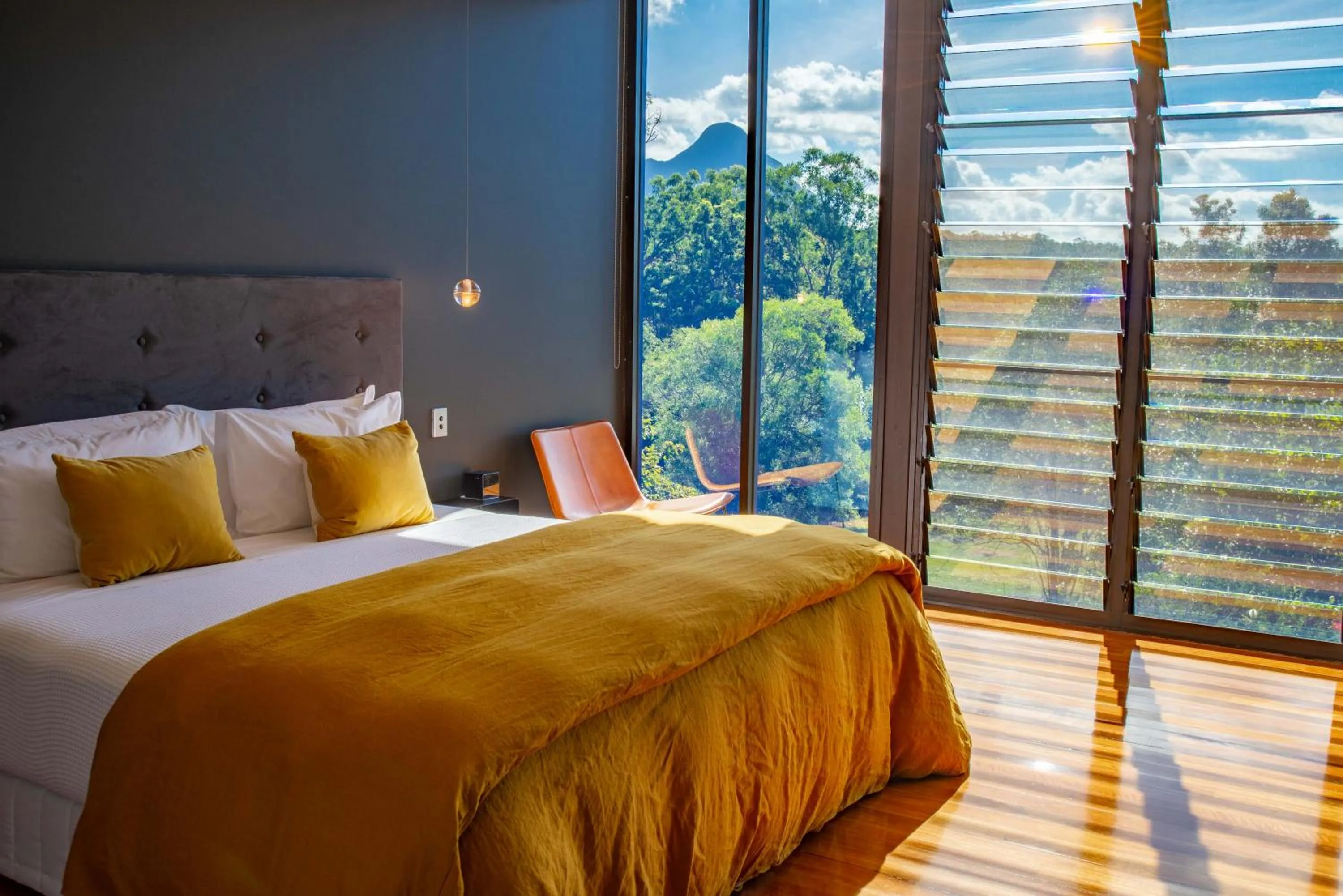 Bedroom, Bed in Glass On Glasshouse