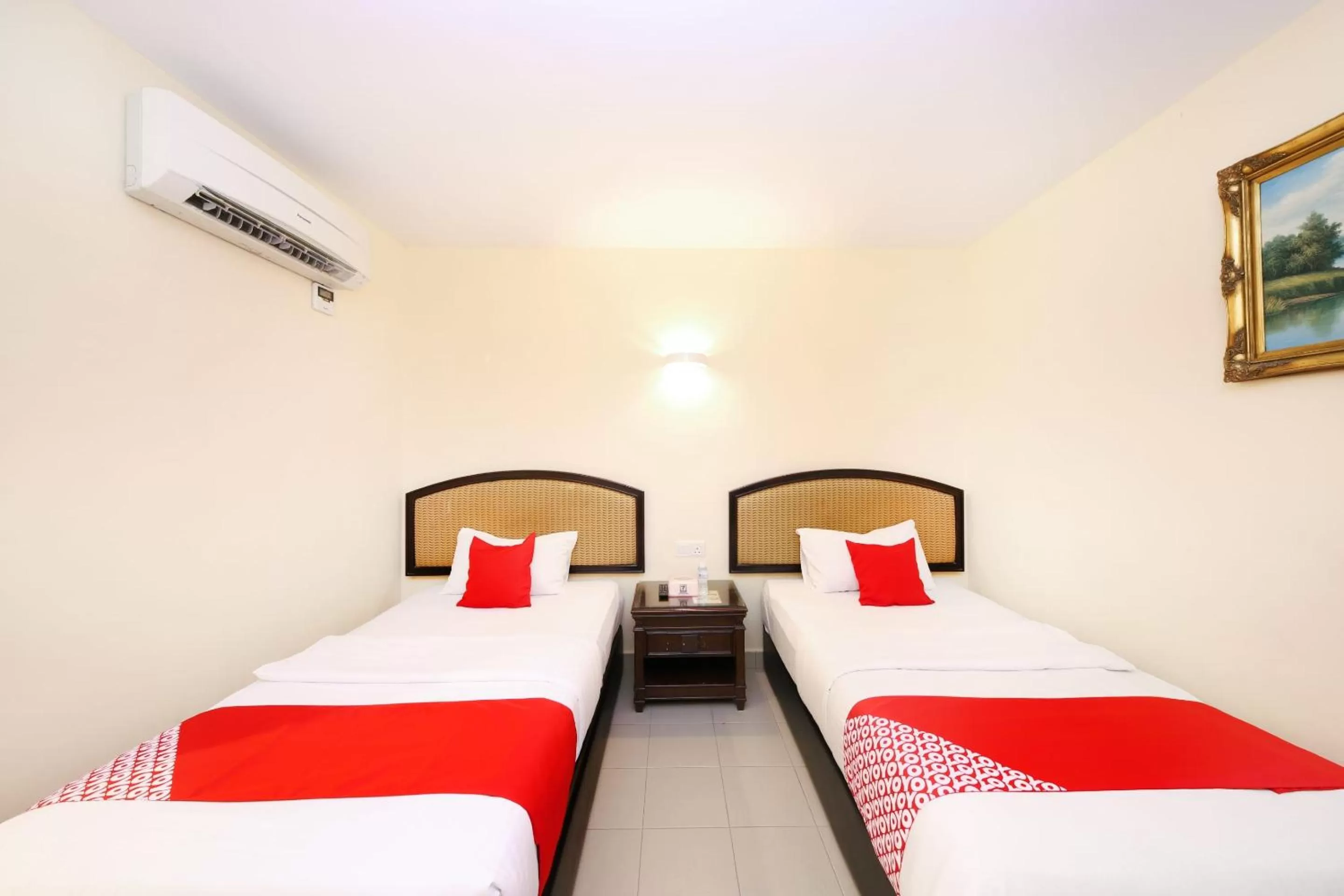 Bedroom in Super OYO 635 Seven Days Hotel