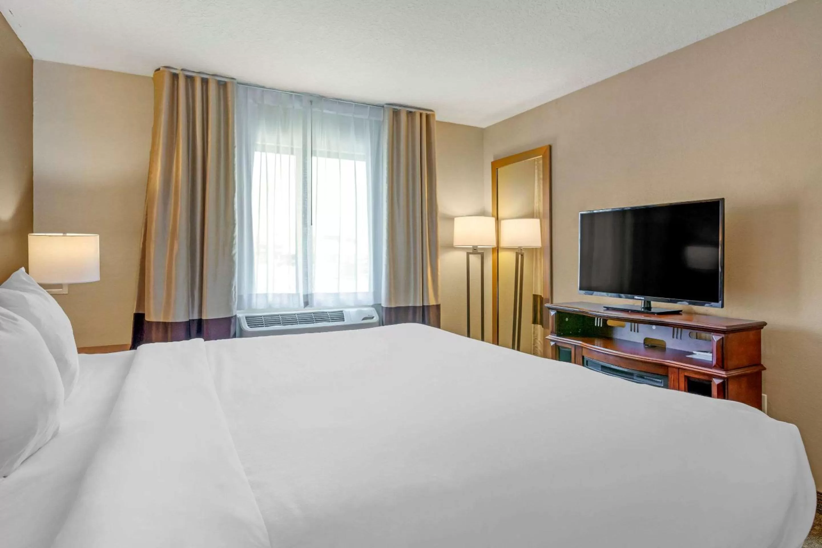 Bedroom, Bed in Comfort Inn