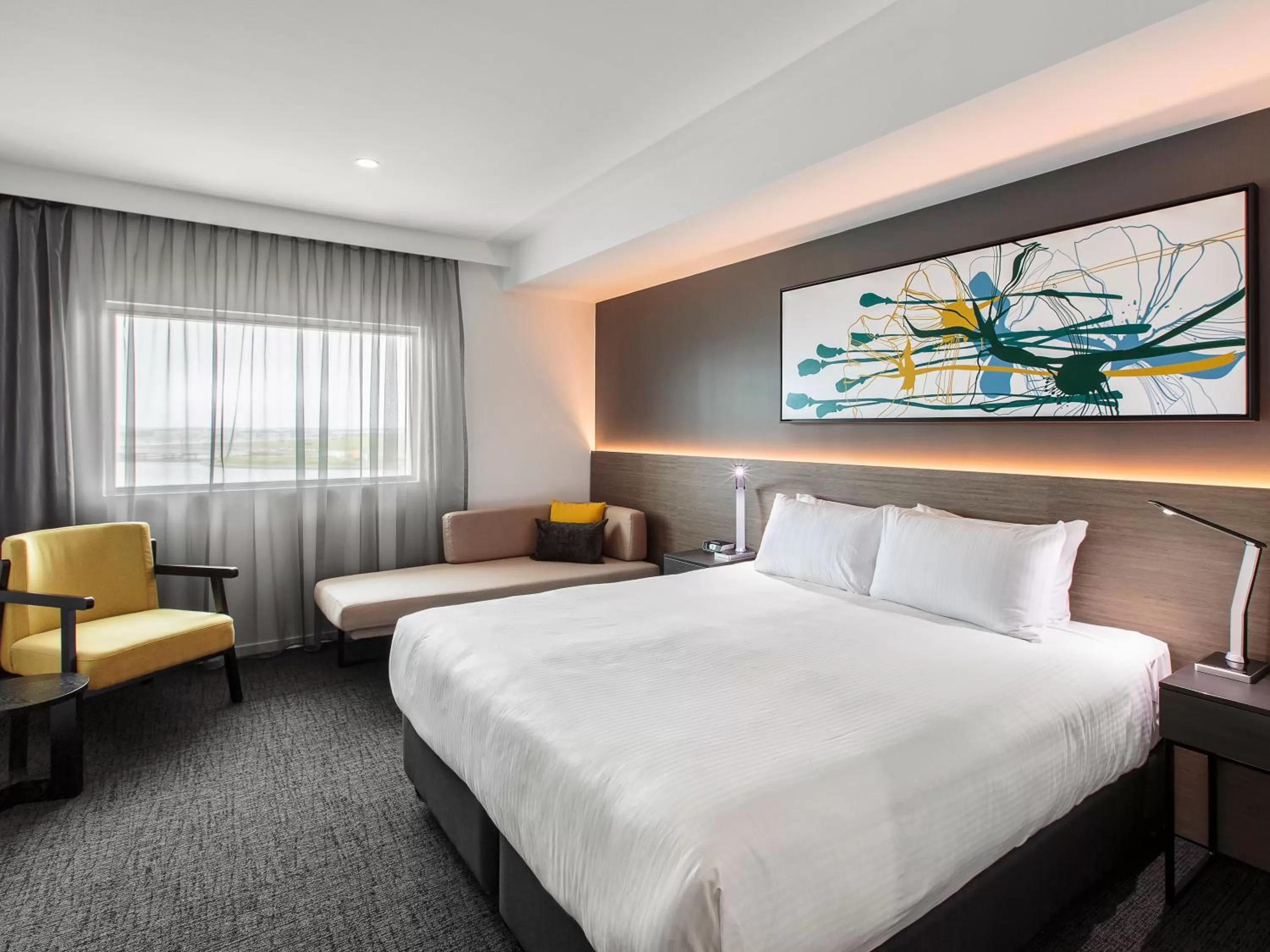 Photo of the whole room, Bed in Mercure Sunshine Coast Kawana Waters