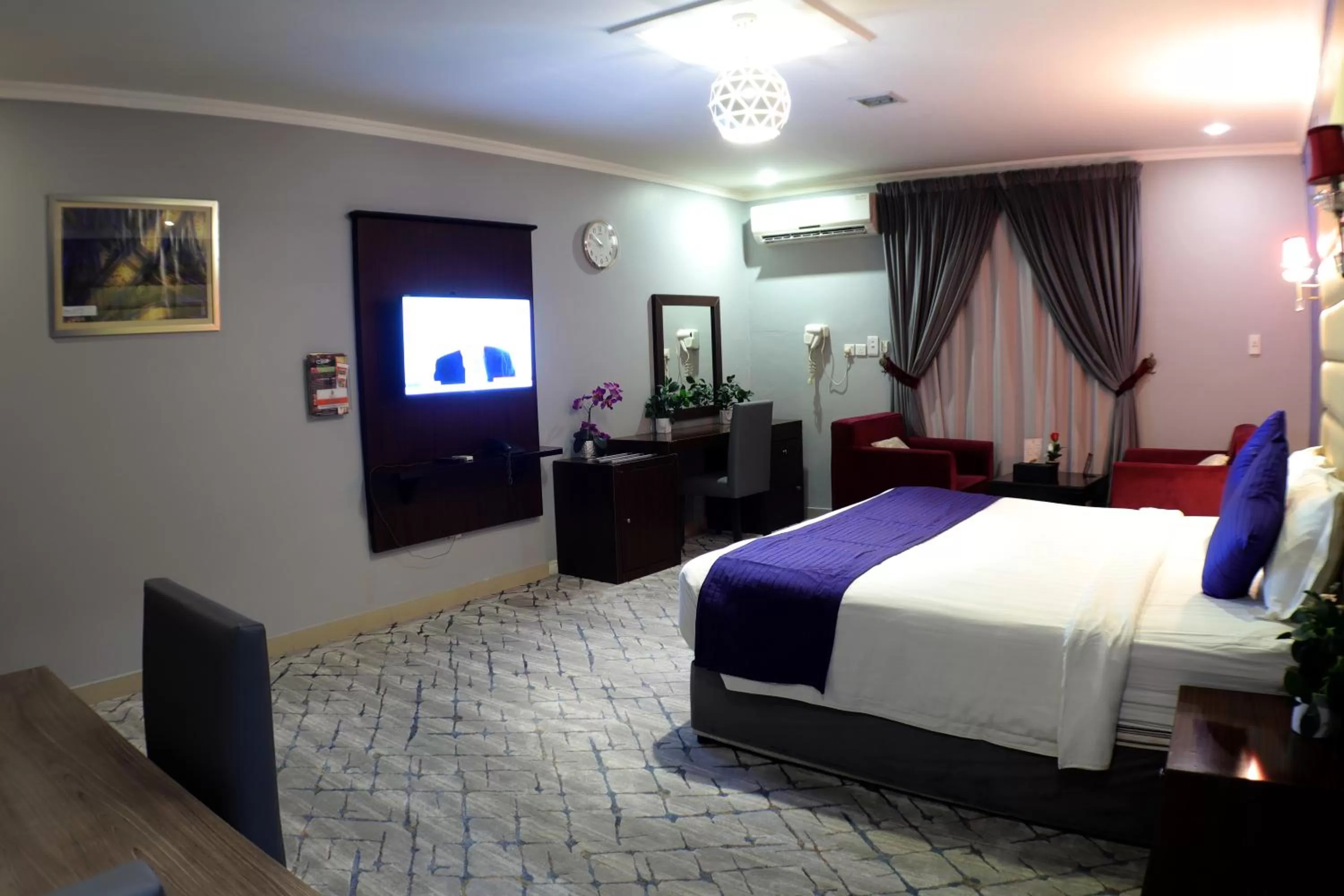 Photo of the whole room, Bed in Maskan Al Dyafah Hotel Apartments