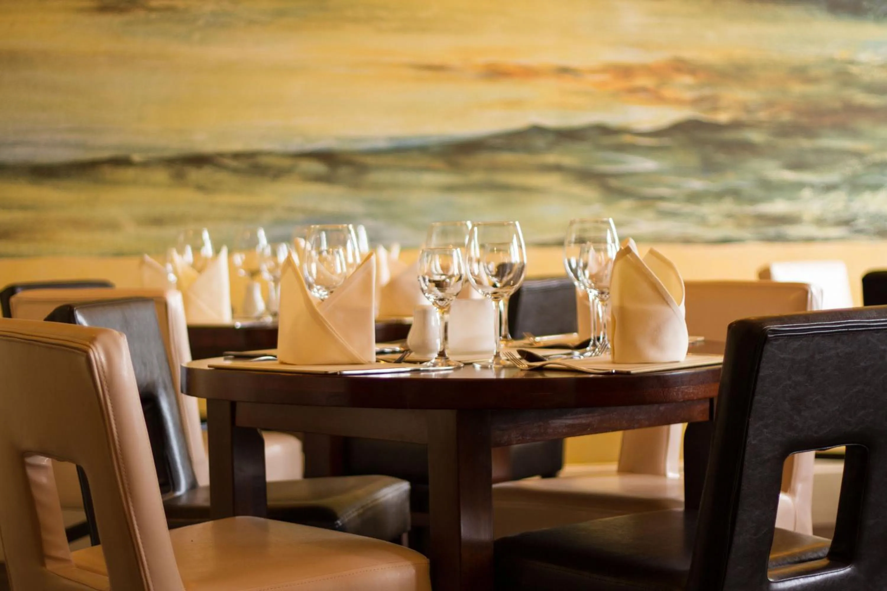 Restaurant/places to eat in Baytree Hotel