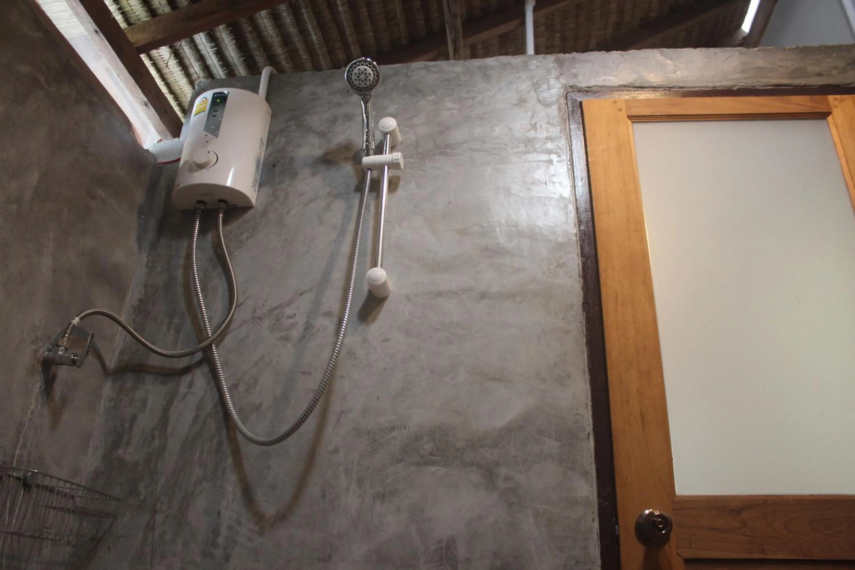 Shower in Lanta Happy Hill