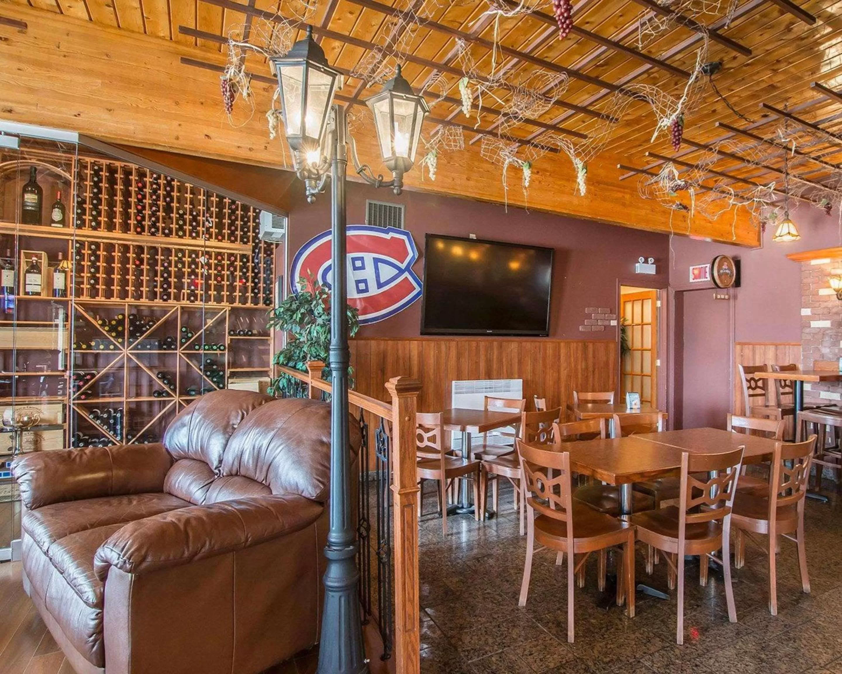 Lounge or bar in Hotel Danube Bleu