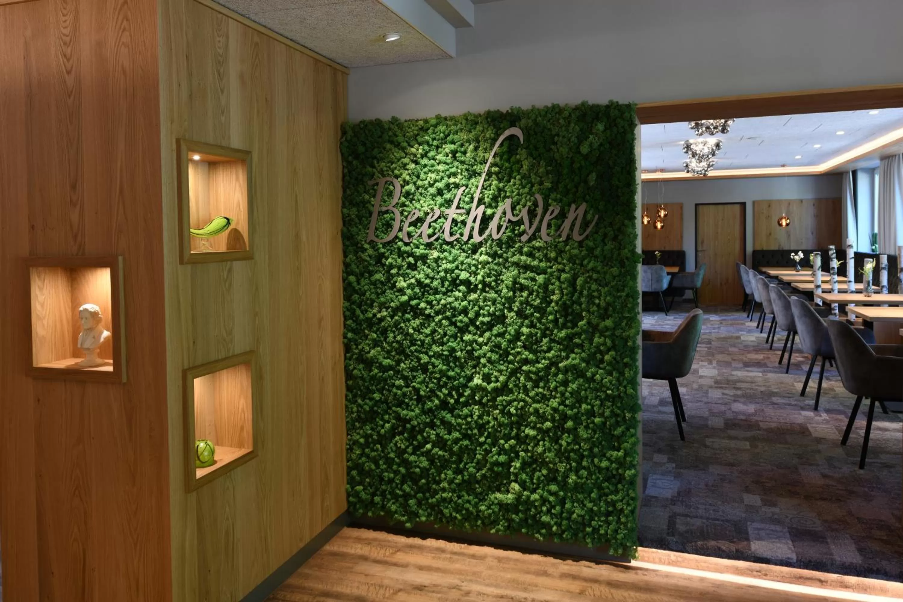 Restaurant/places to eat in Hotel Beethoven