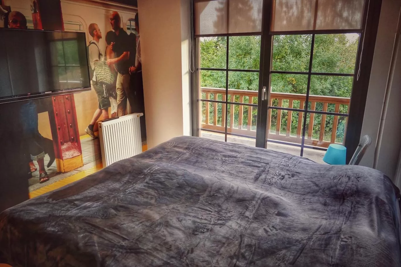 Bedroom, Bed in Road Stop Mettmann