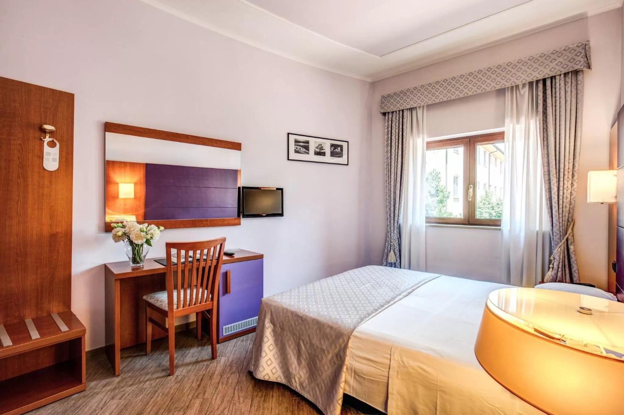 TV and multimedia, Bed in Hotel Roma Tiburtina Metro