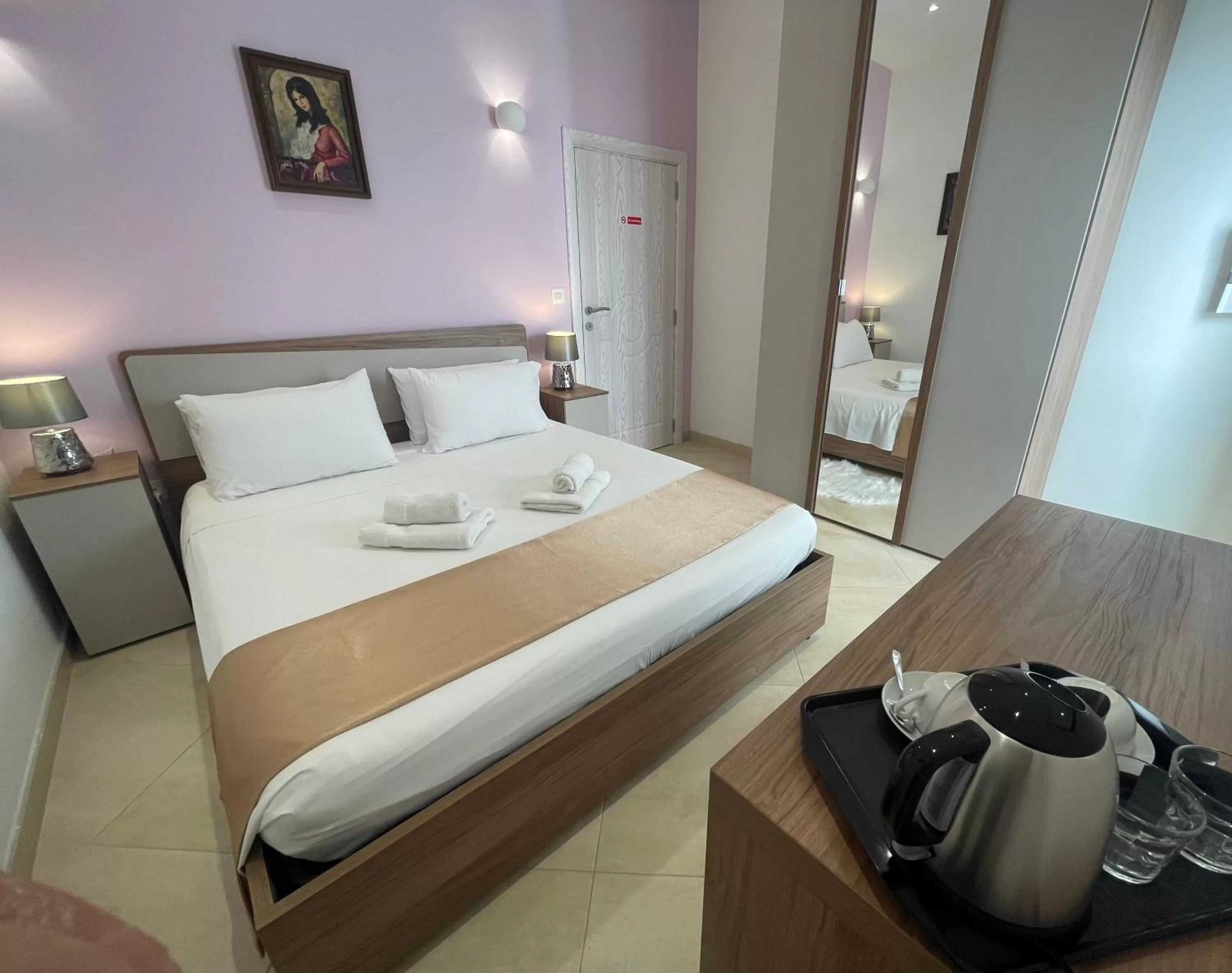 Bed in Alina Boutique Living