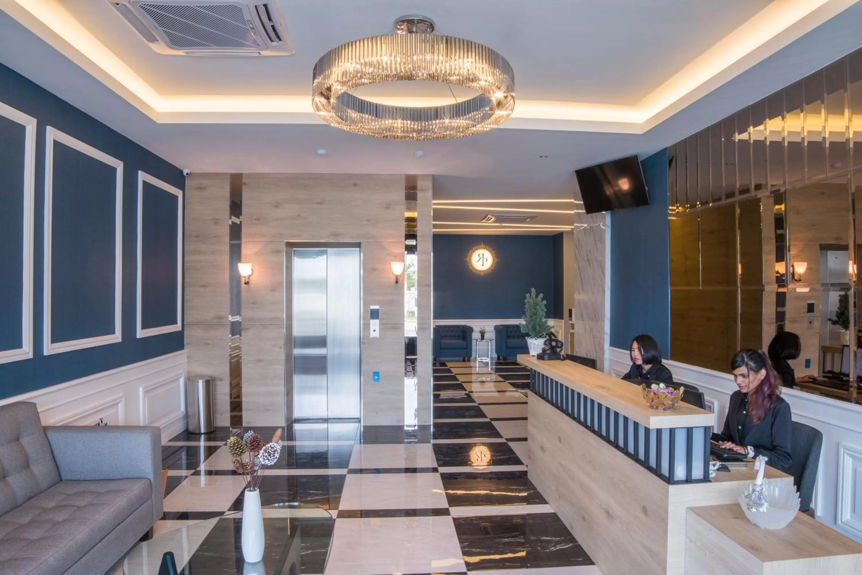 Lobby or reception in Redpine Boutique Hotel