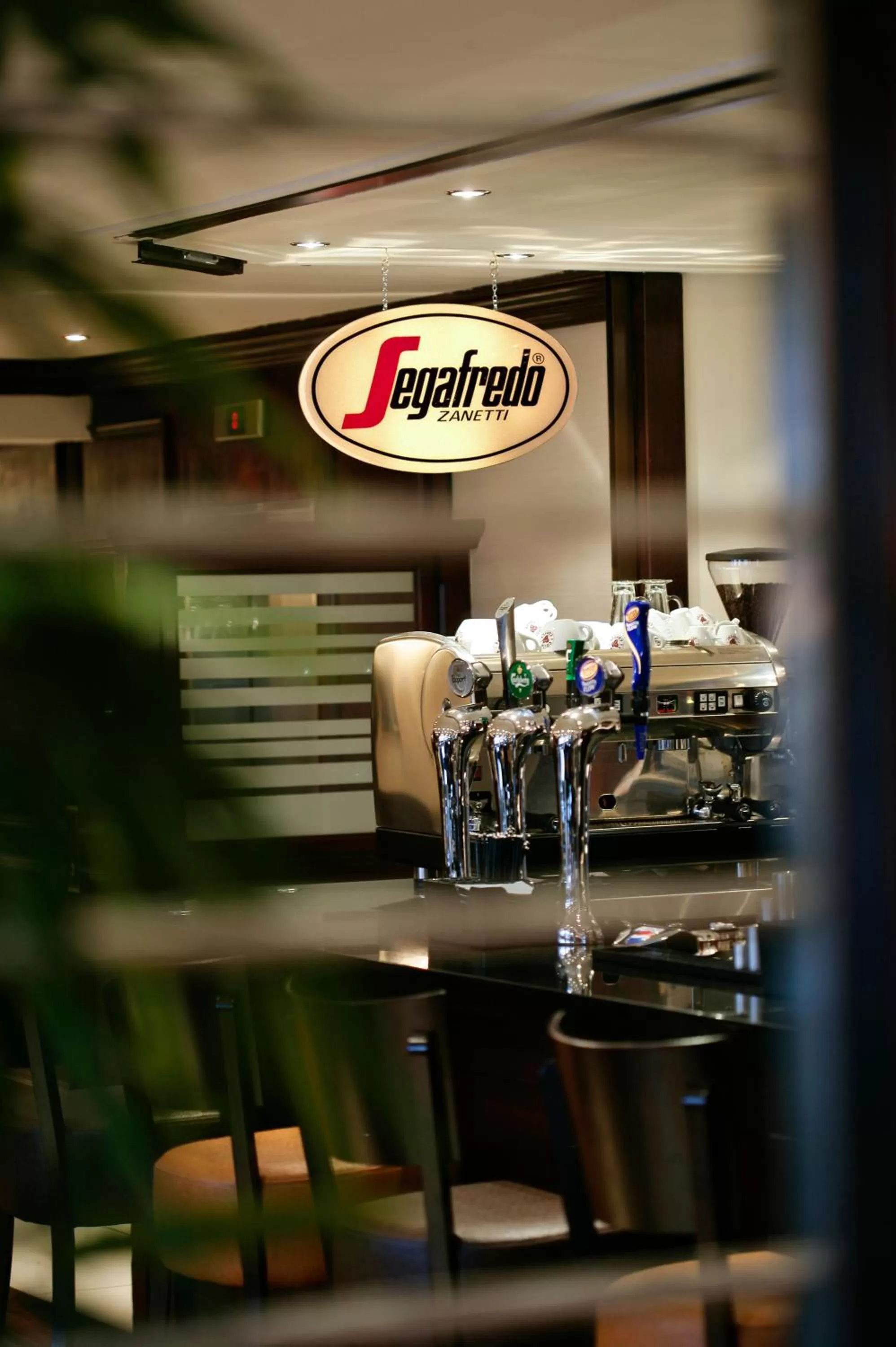 Lounge or bar in Leonardo Inn Glasgow West End