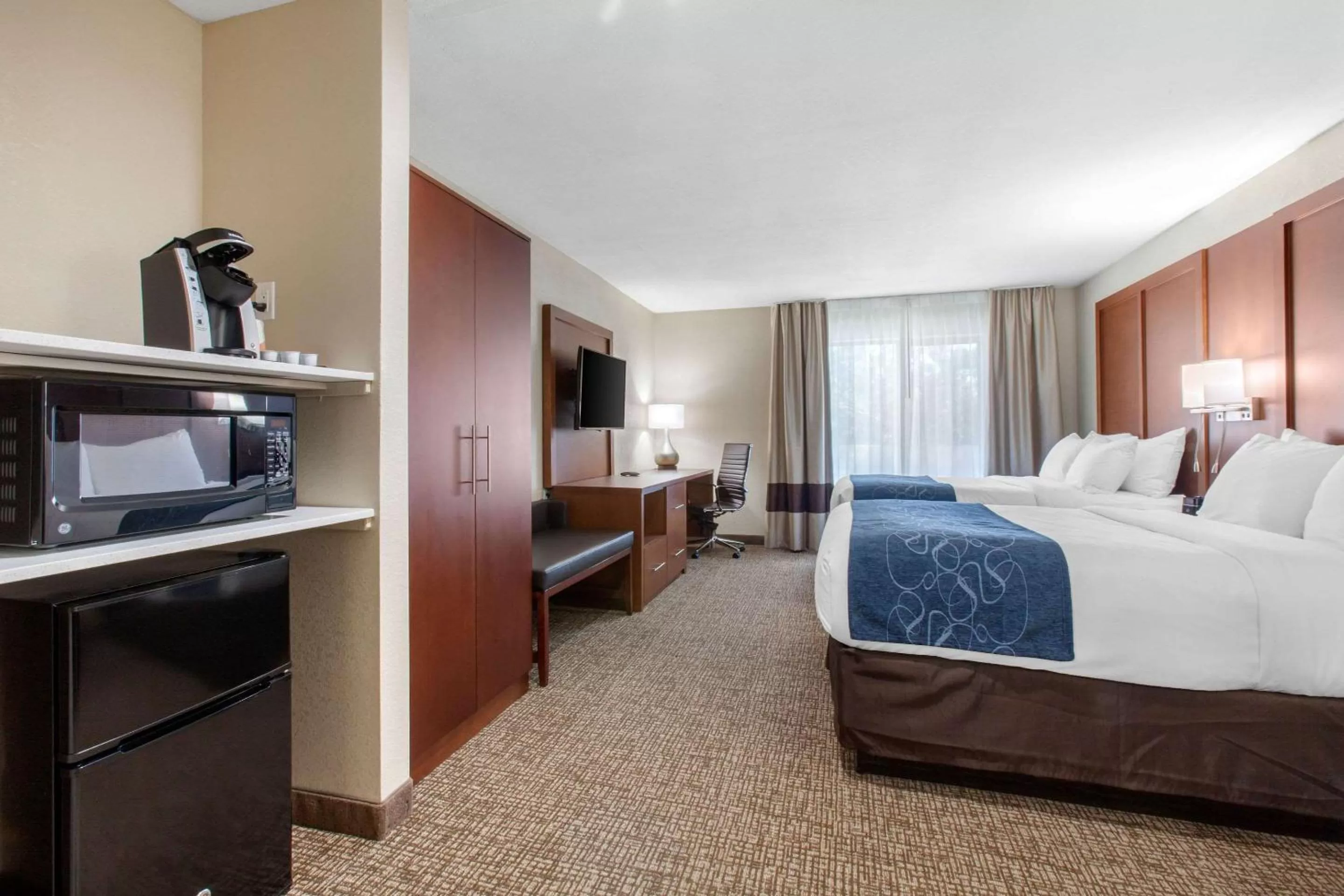 Photo of the whole room, Bed in Comfort Inn & Suites Pinetop Show Low