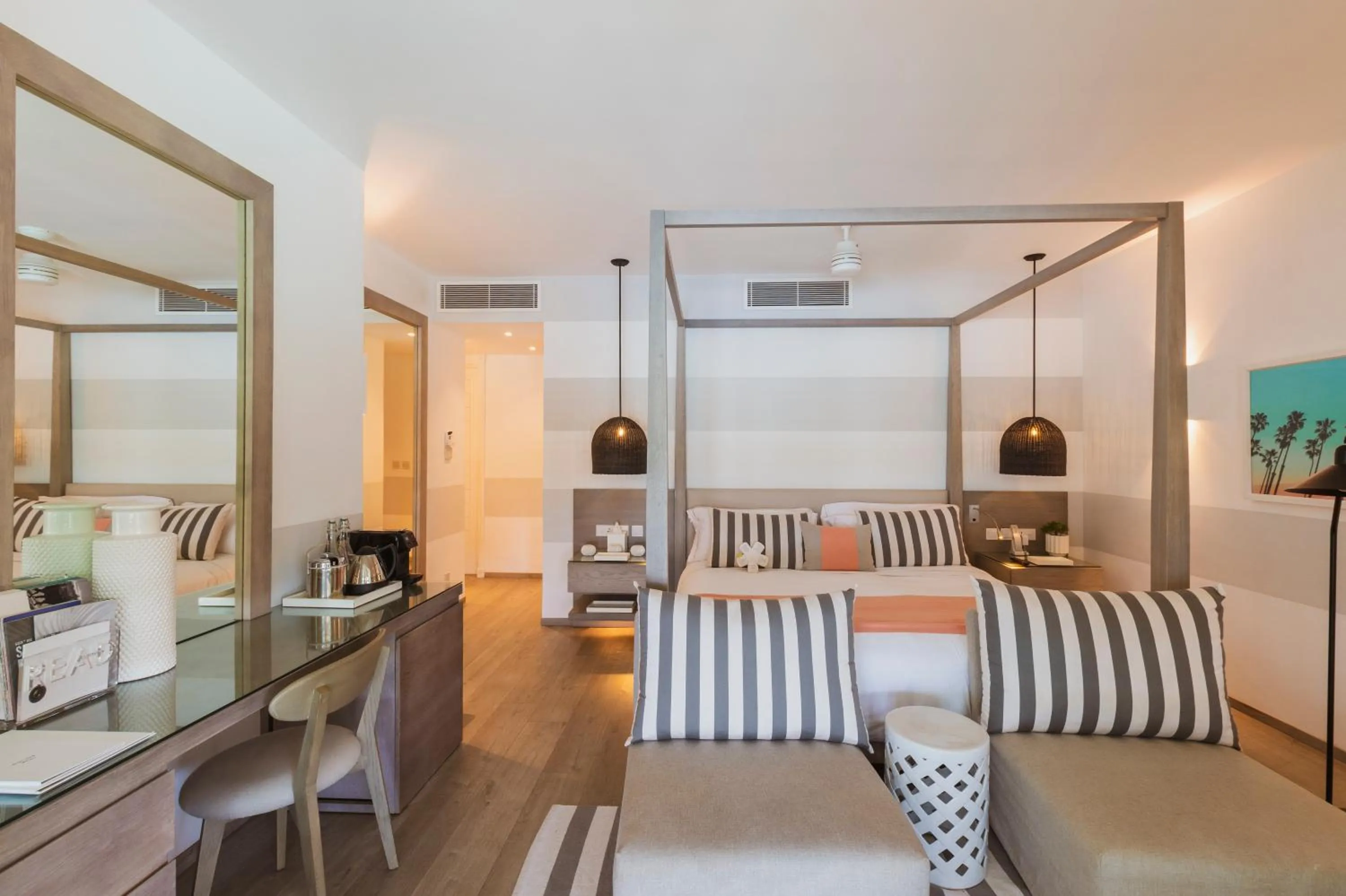 Photo of the whole room, Bed in LUX* Grand Gaube Resort & Villas