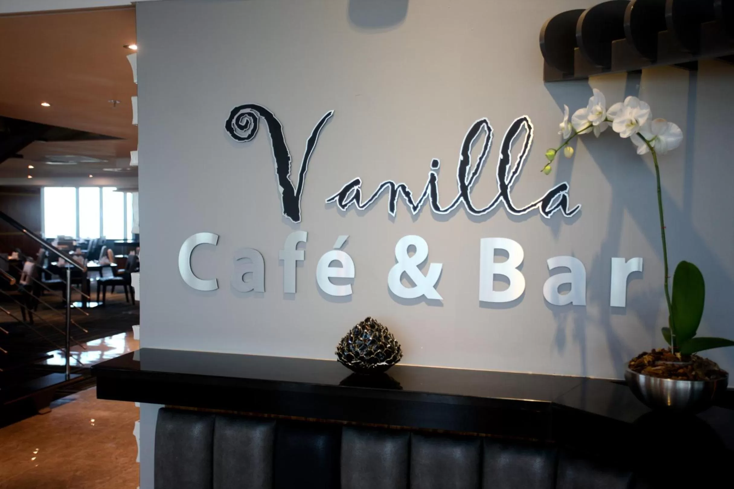 Lounge or bar in Coastlands Umhlanga Hotel and Convention Centre