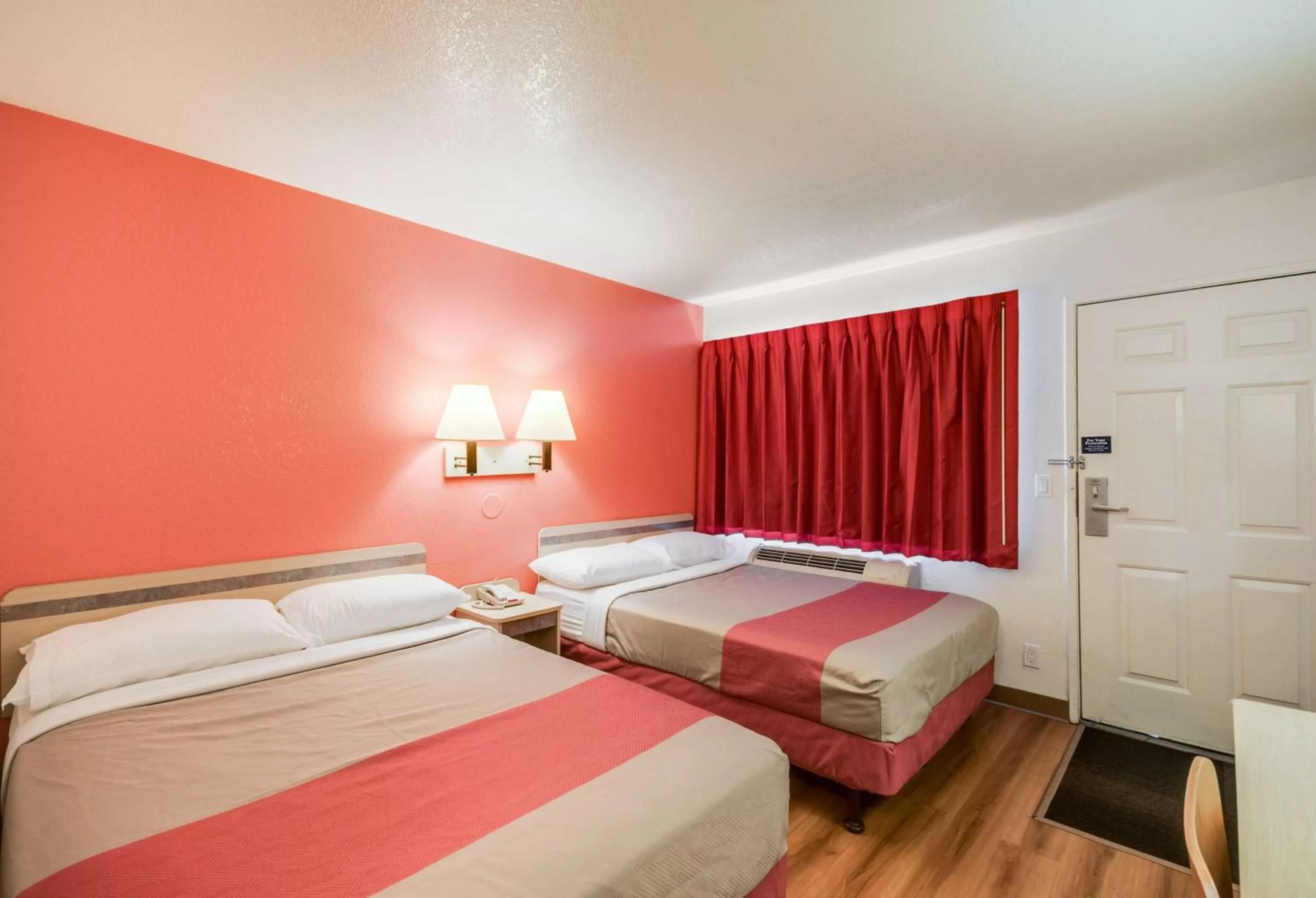 Other, Bed in Motel 6-Bellingham, WA