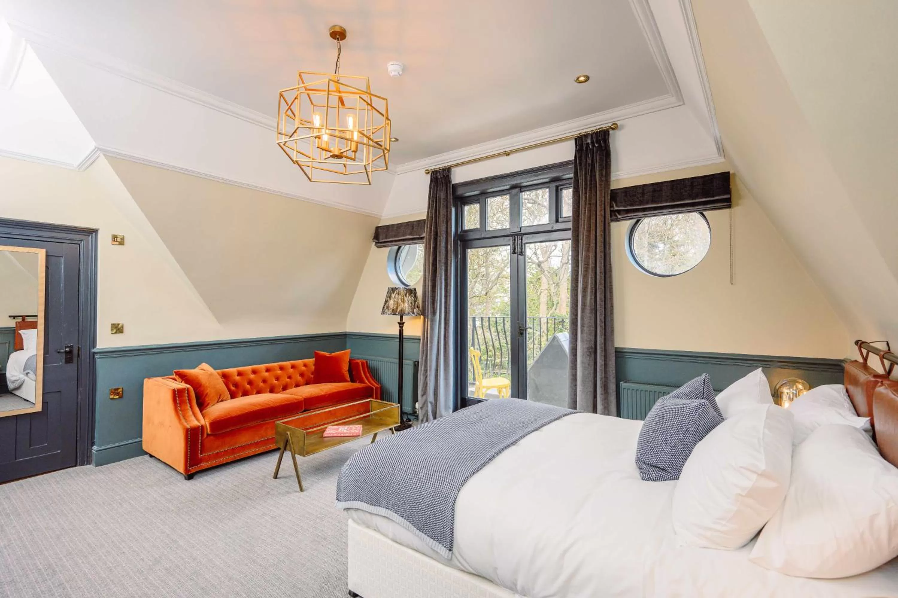 Living room, Bed in Brewhouse and Kitchen