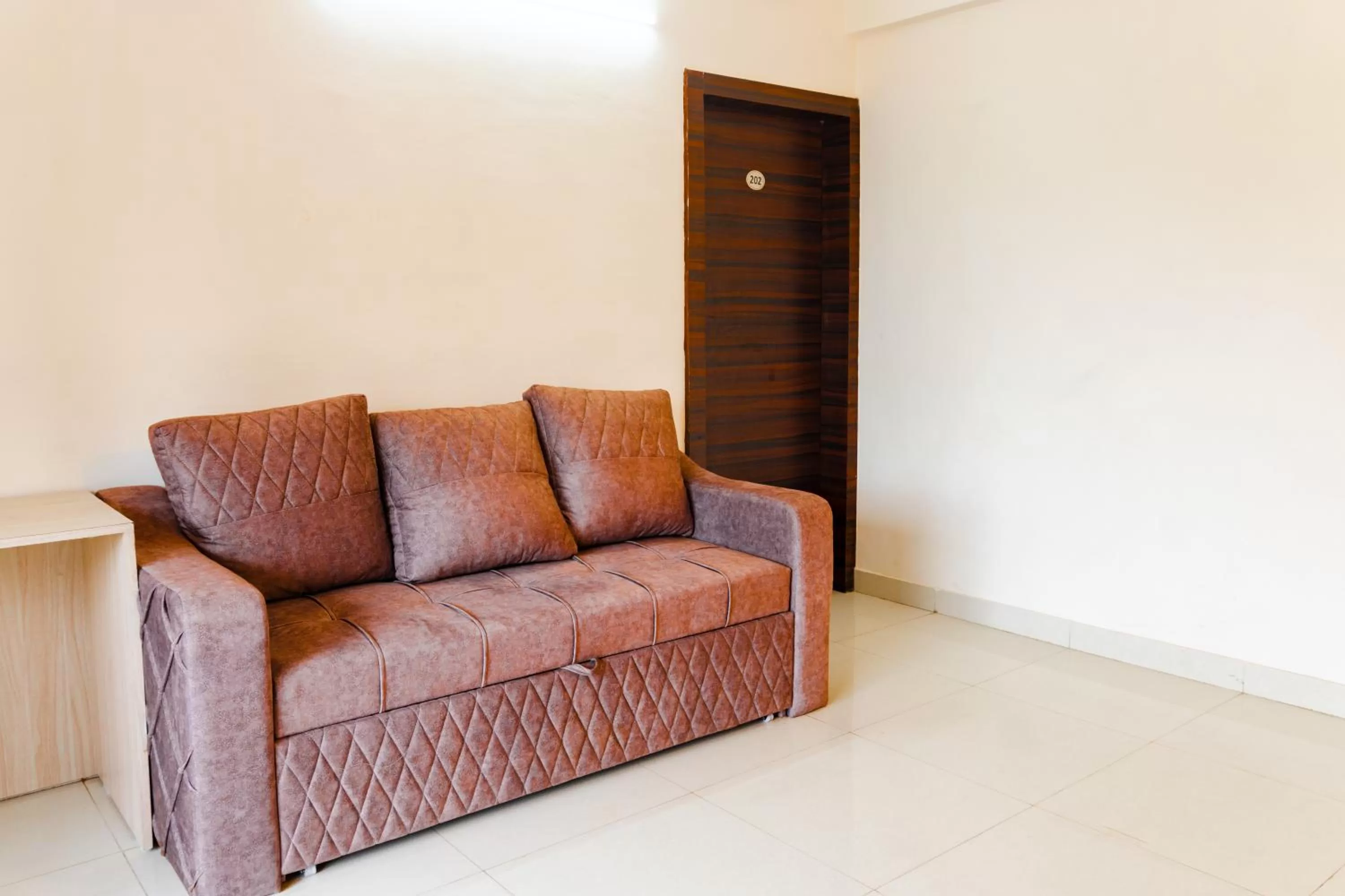 Seating Area in Itsy By Treebo - Opal Suites