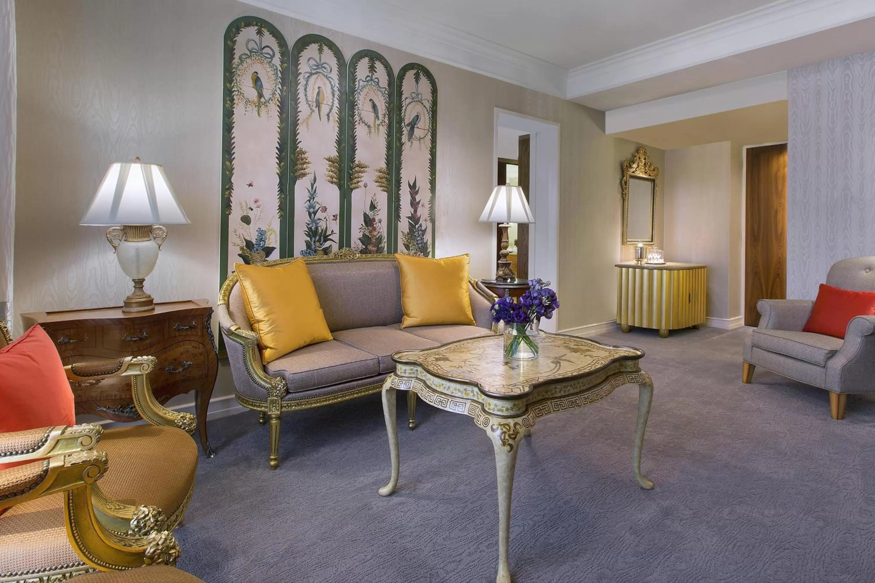 Living room in Sheraton Towers Singapore Hotel