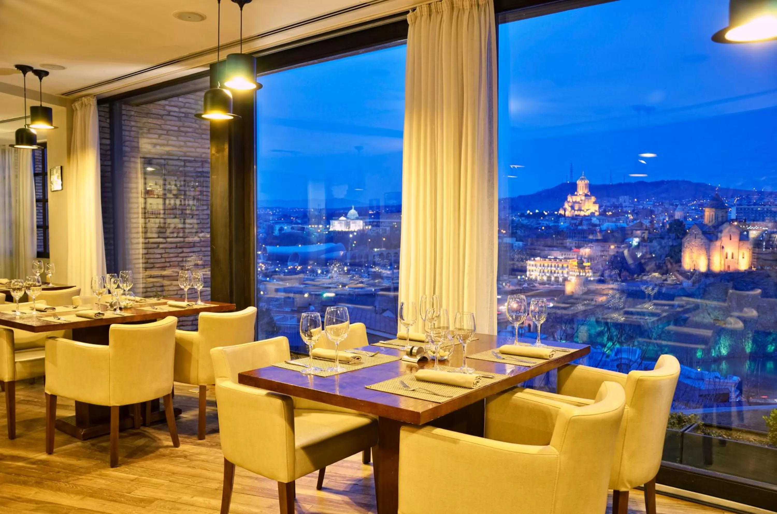 Restaurant/places to eat in Citadel Narikala Hotel