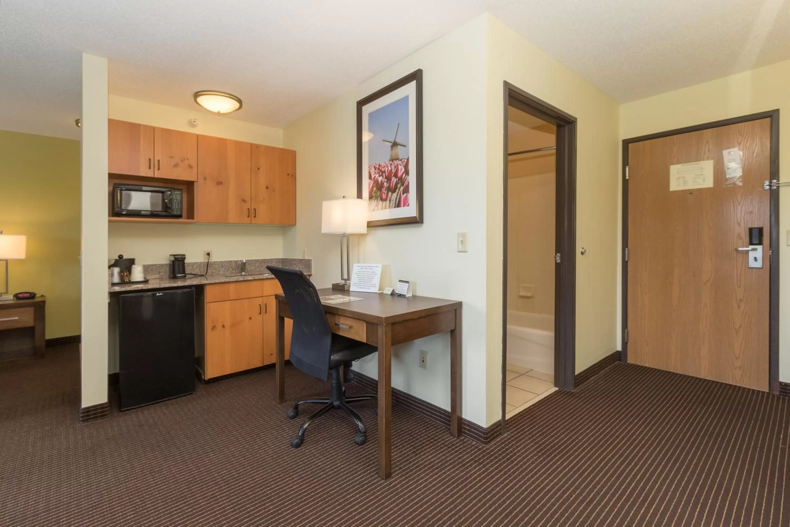 Coffee/tea facilities in White Pine Inn & Suites