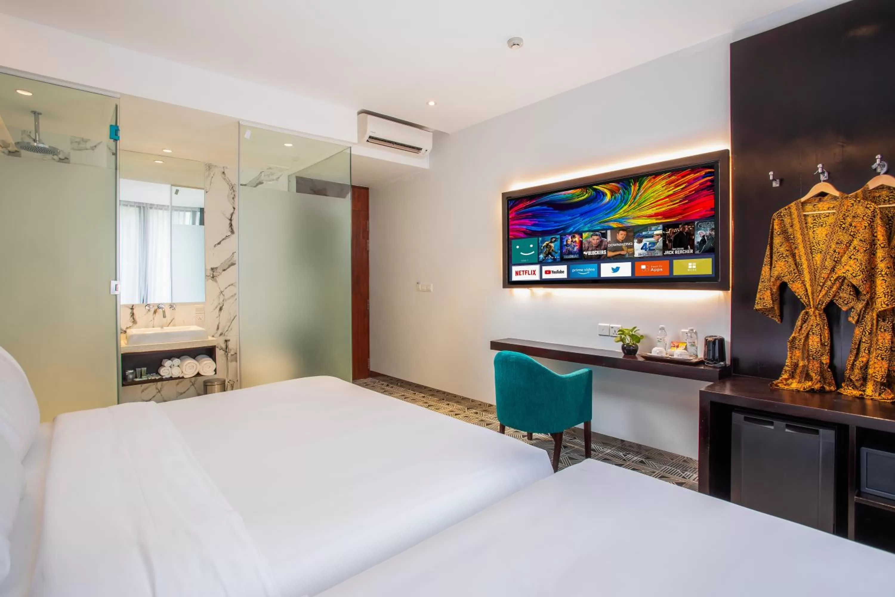 Bathroom, Bed in UTEY Hotel