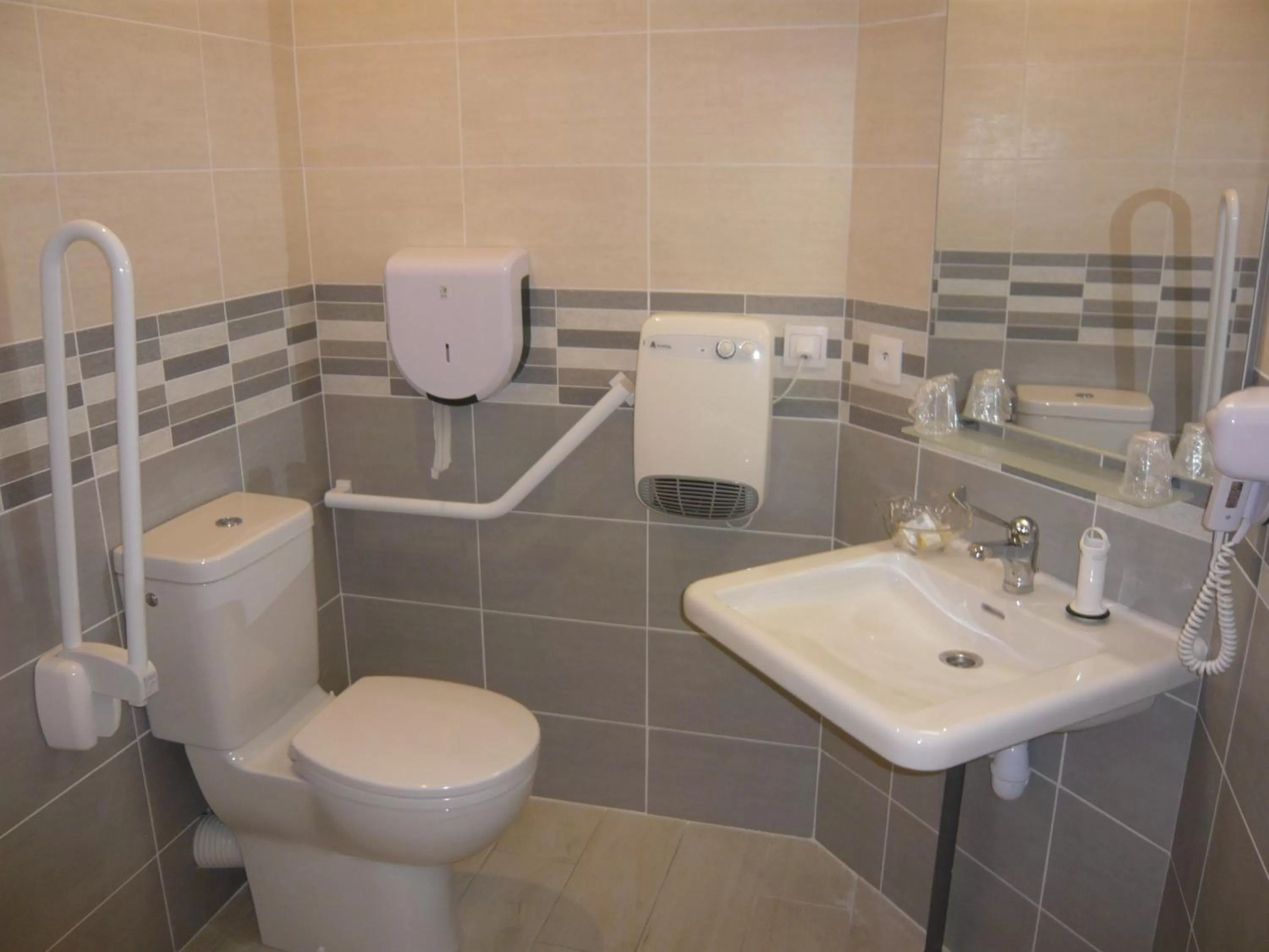 Toilet, Bathroom in Hôtel Port Beach