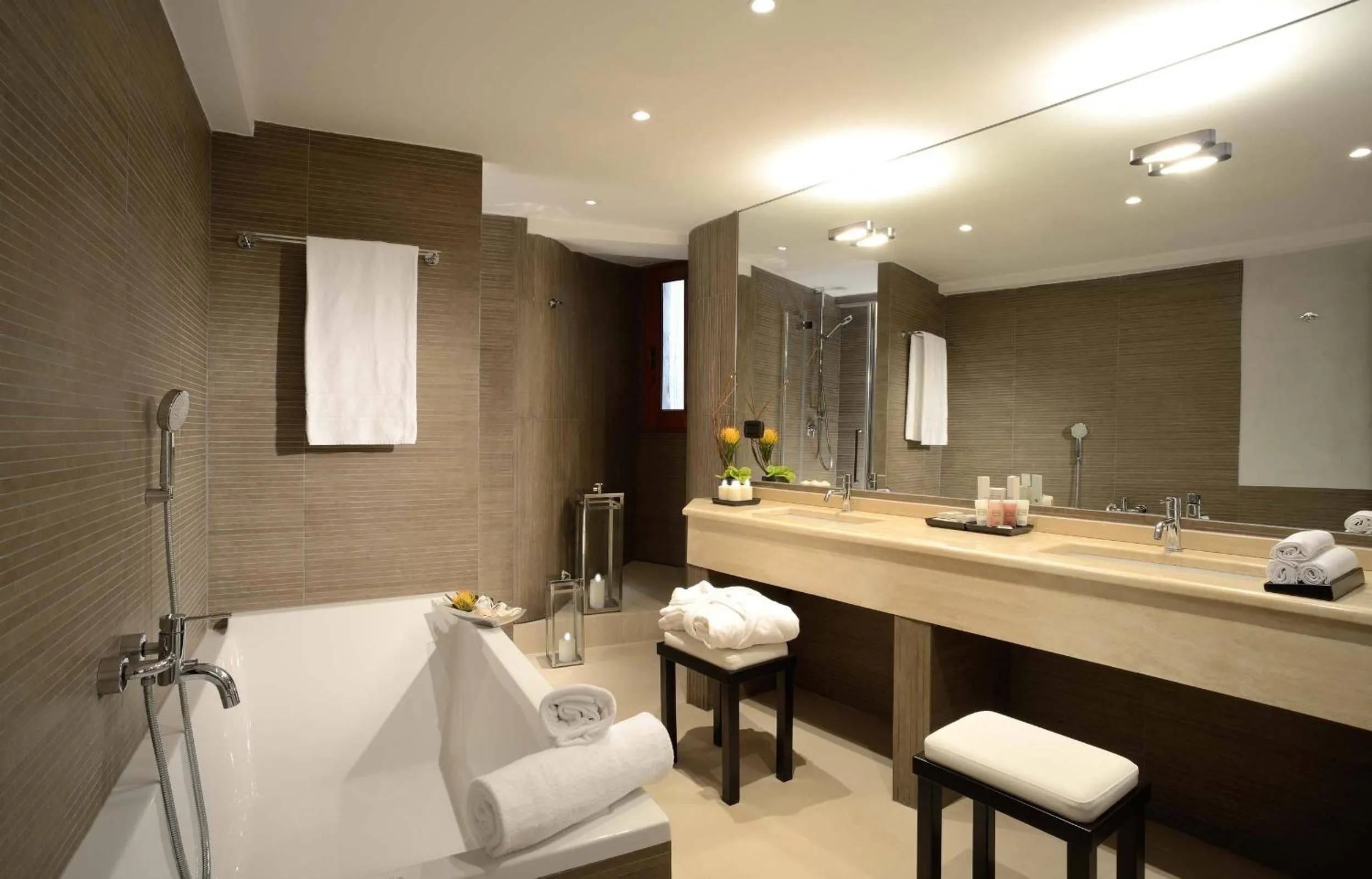 Bathroom in Colonna Palace Hotel