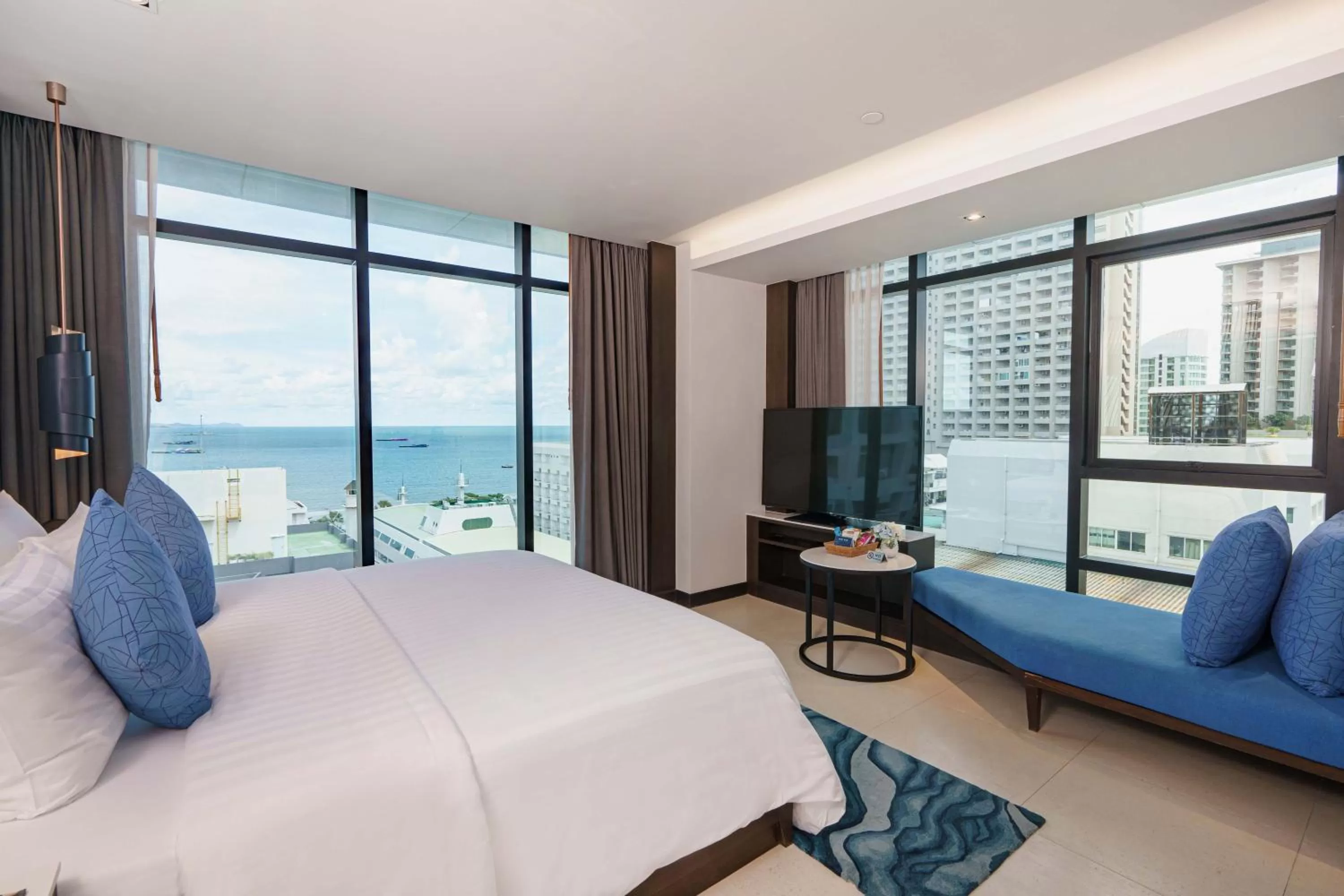 TV and multimedia, Bed in Mytt Hotel Pattaya