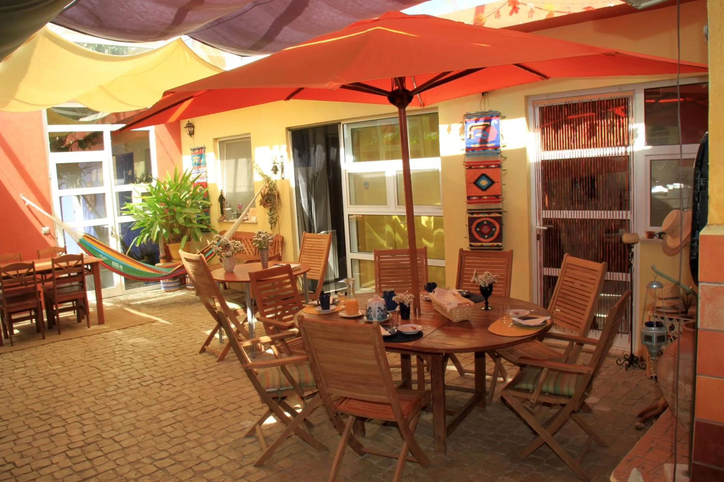 Continental breakfast in Casa 3 Águias