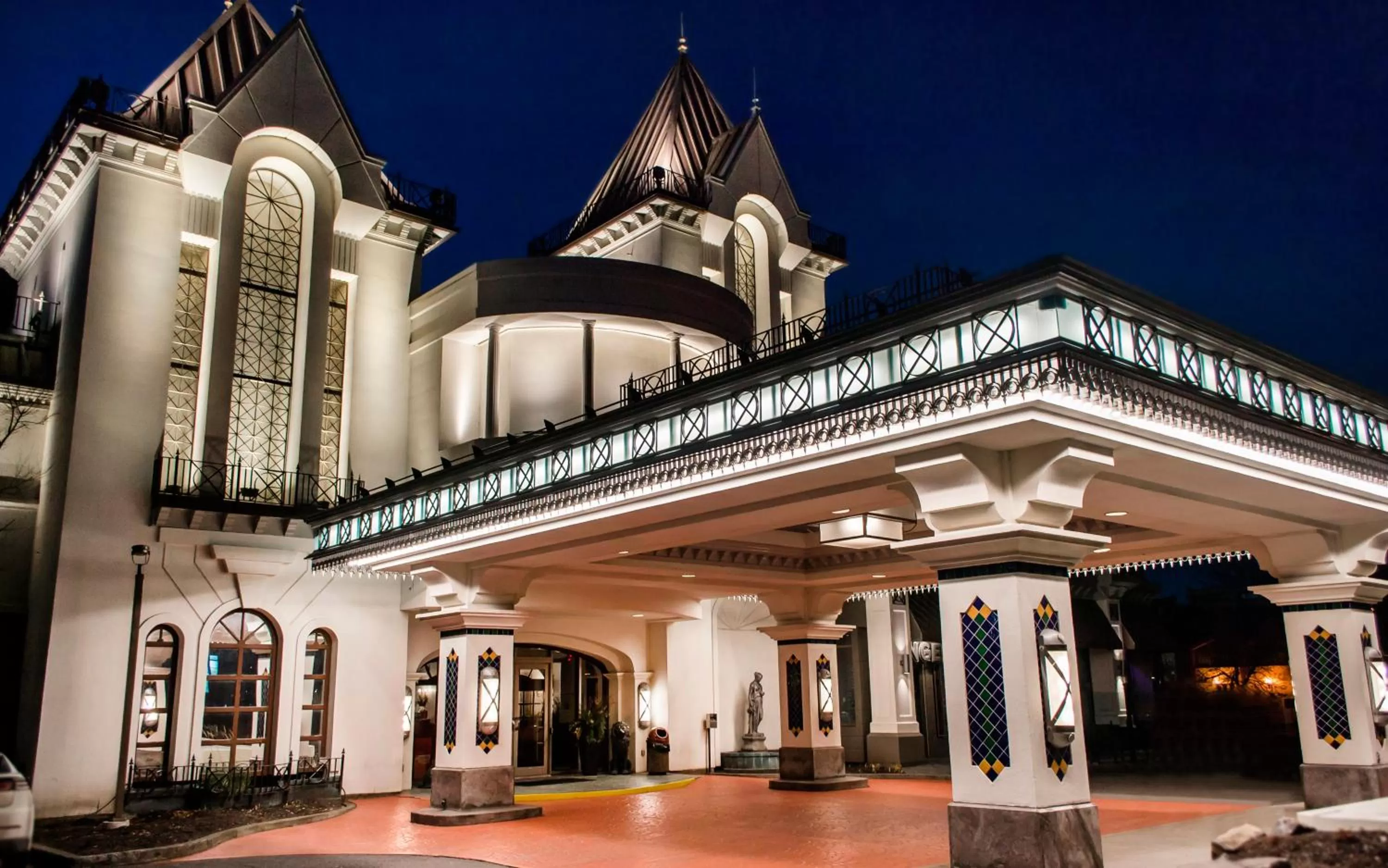 Property building in Hôtel Plaza Québec par JARO