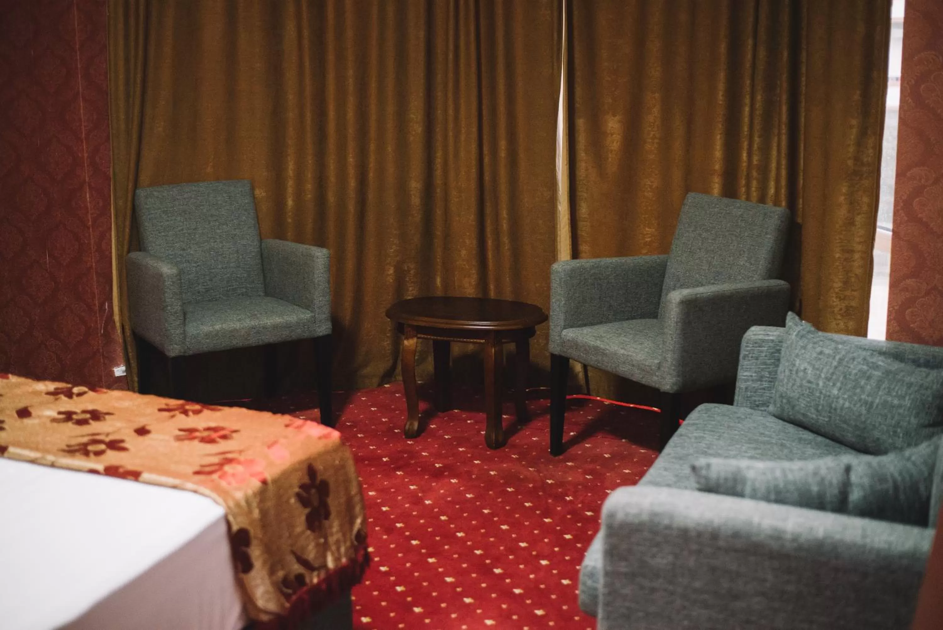 Photo of the whole room, Seating Area in Petriti & Spa