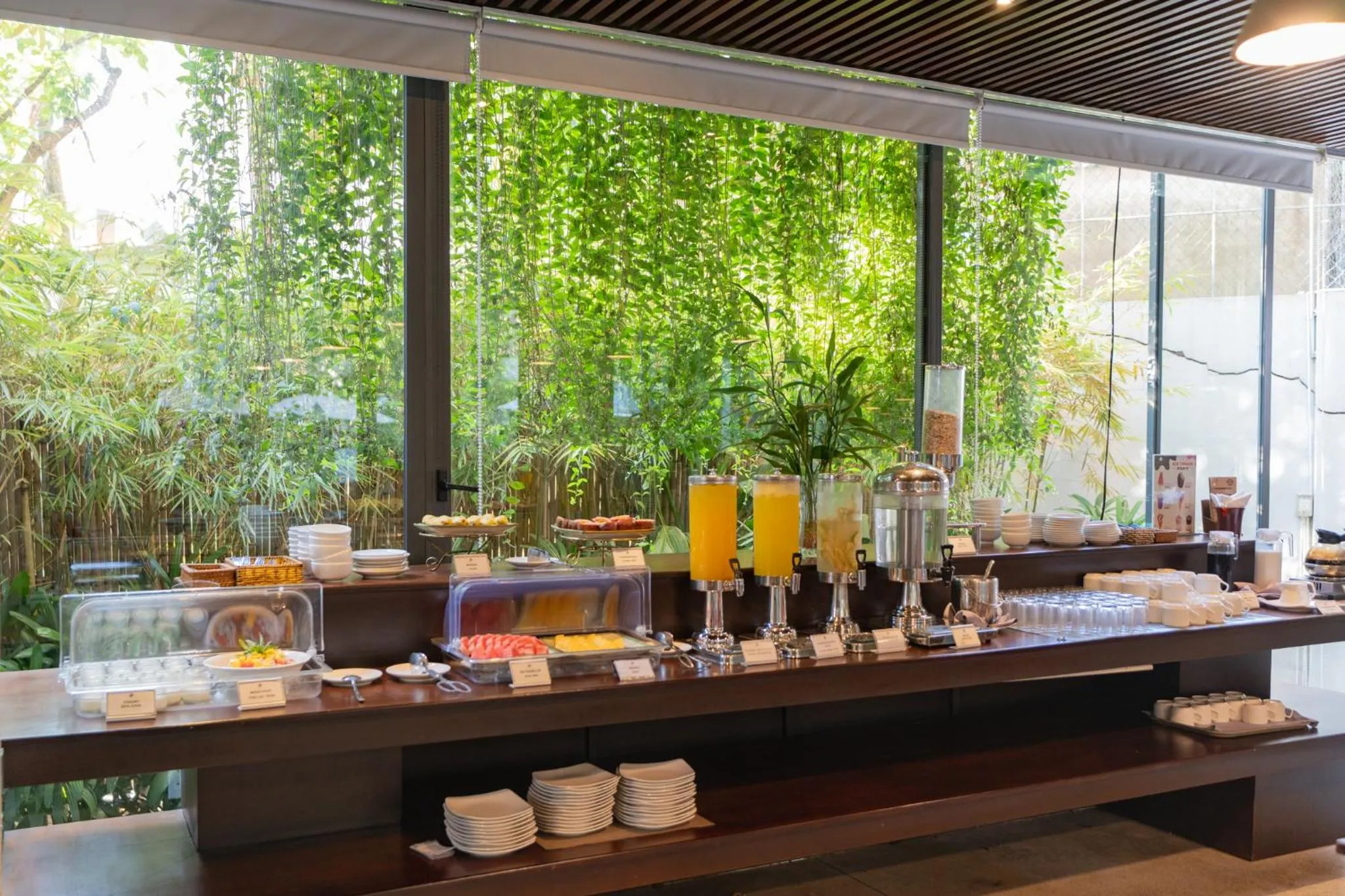 Breakfast in Mulberry Collection Silk Eco