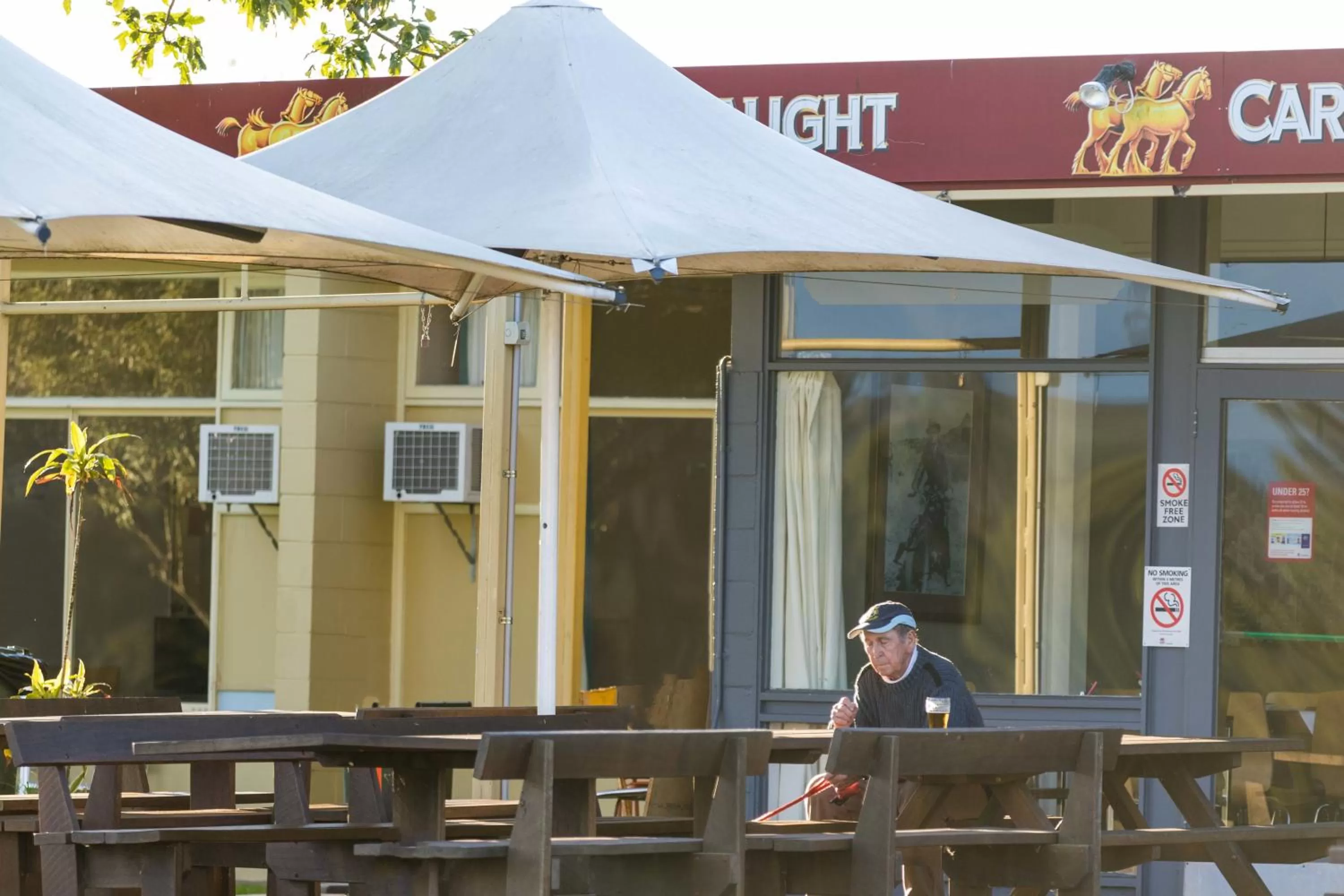 Lounge or bar in Moruya Waterfront Hotel Motel