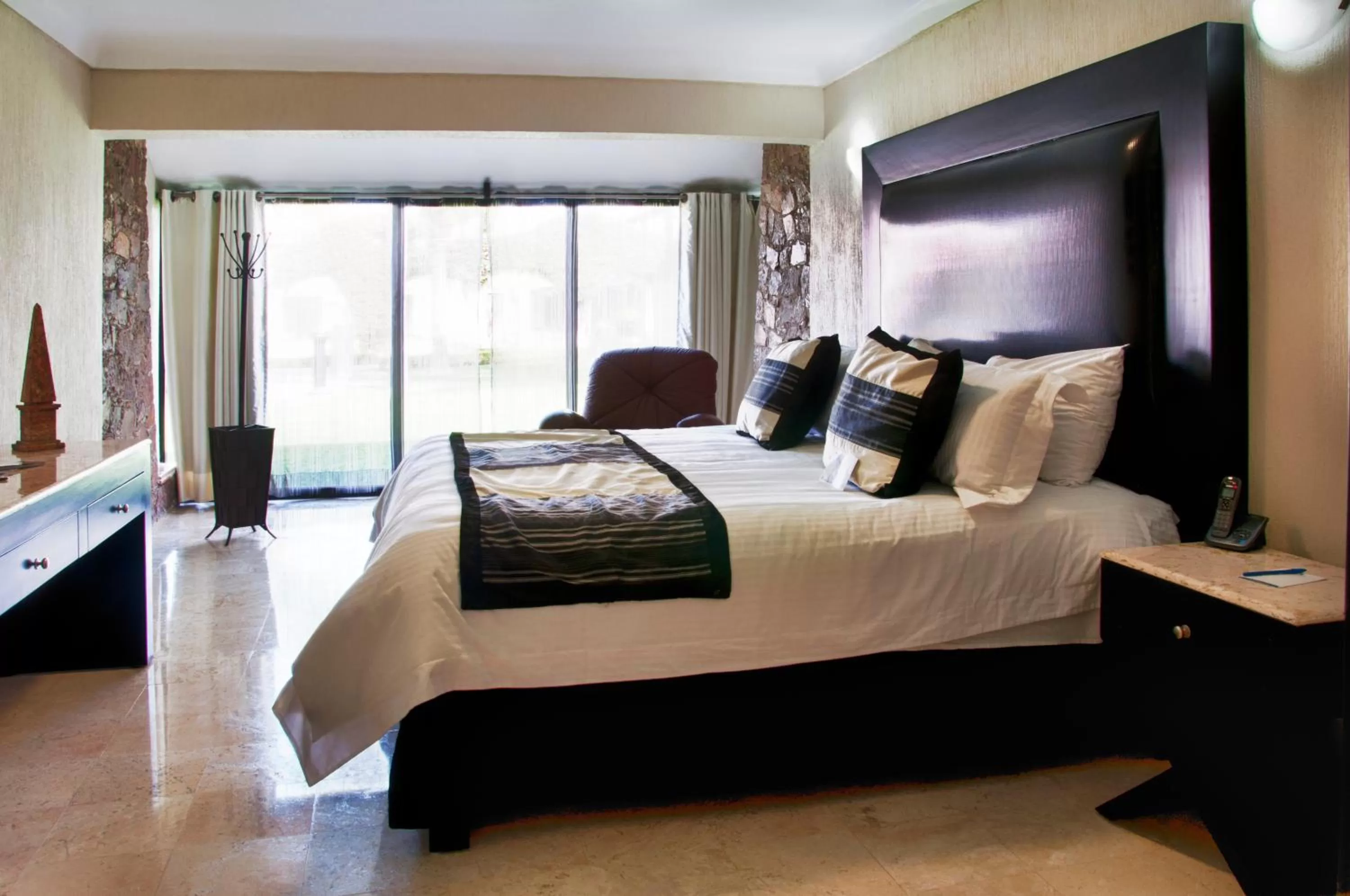 Day, Bed in Real de Minas Poliforum