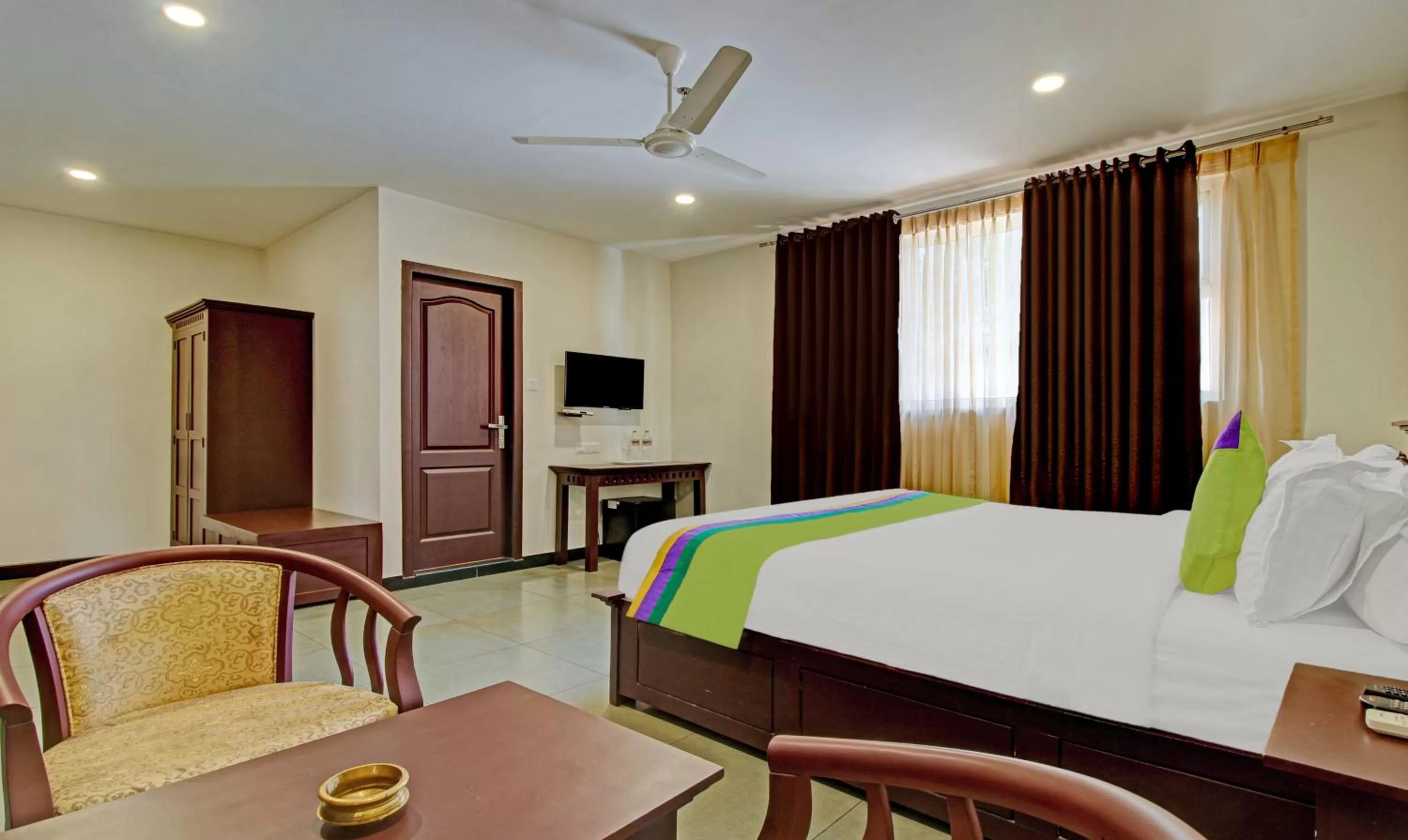 Bedroom, Bed in Treebo Prince