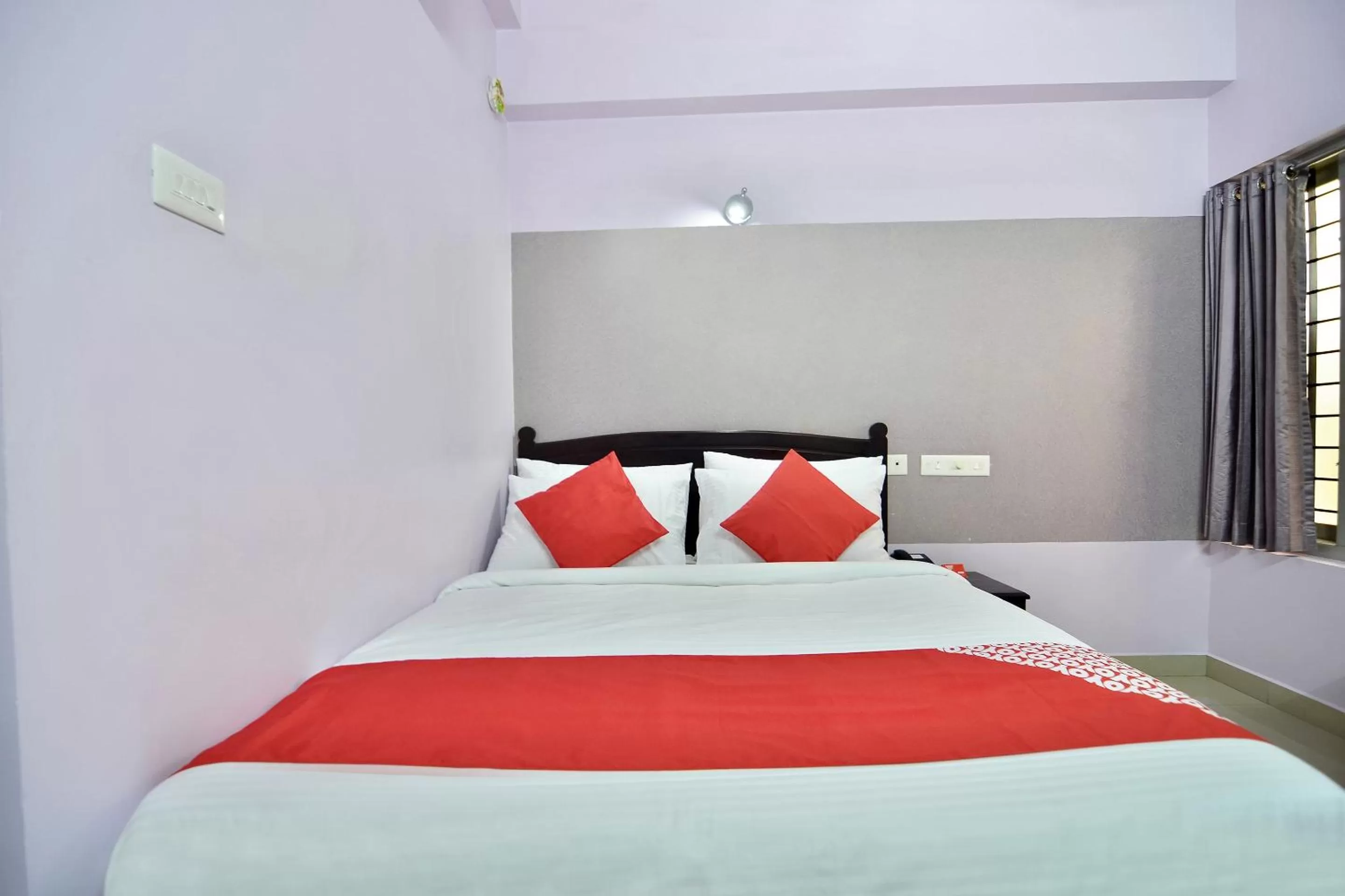Bed in Shanthi Residency