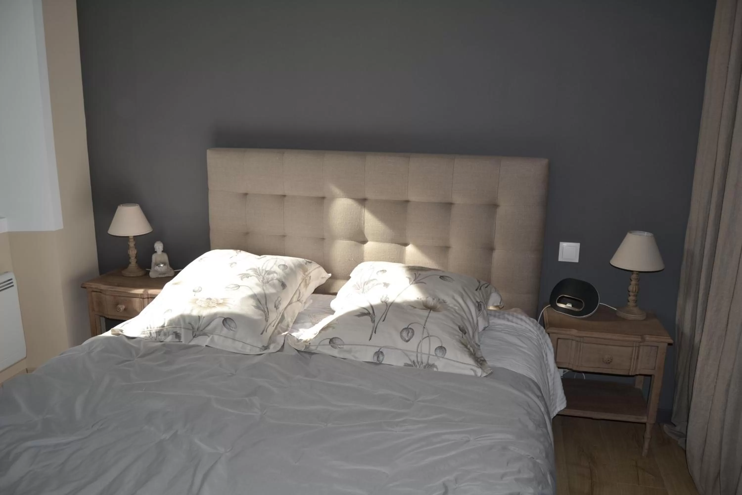 Bedroom, Bed in Appart'hôtel 27 le lion d'or