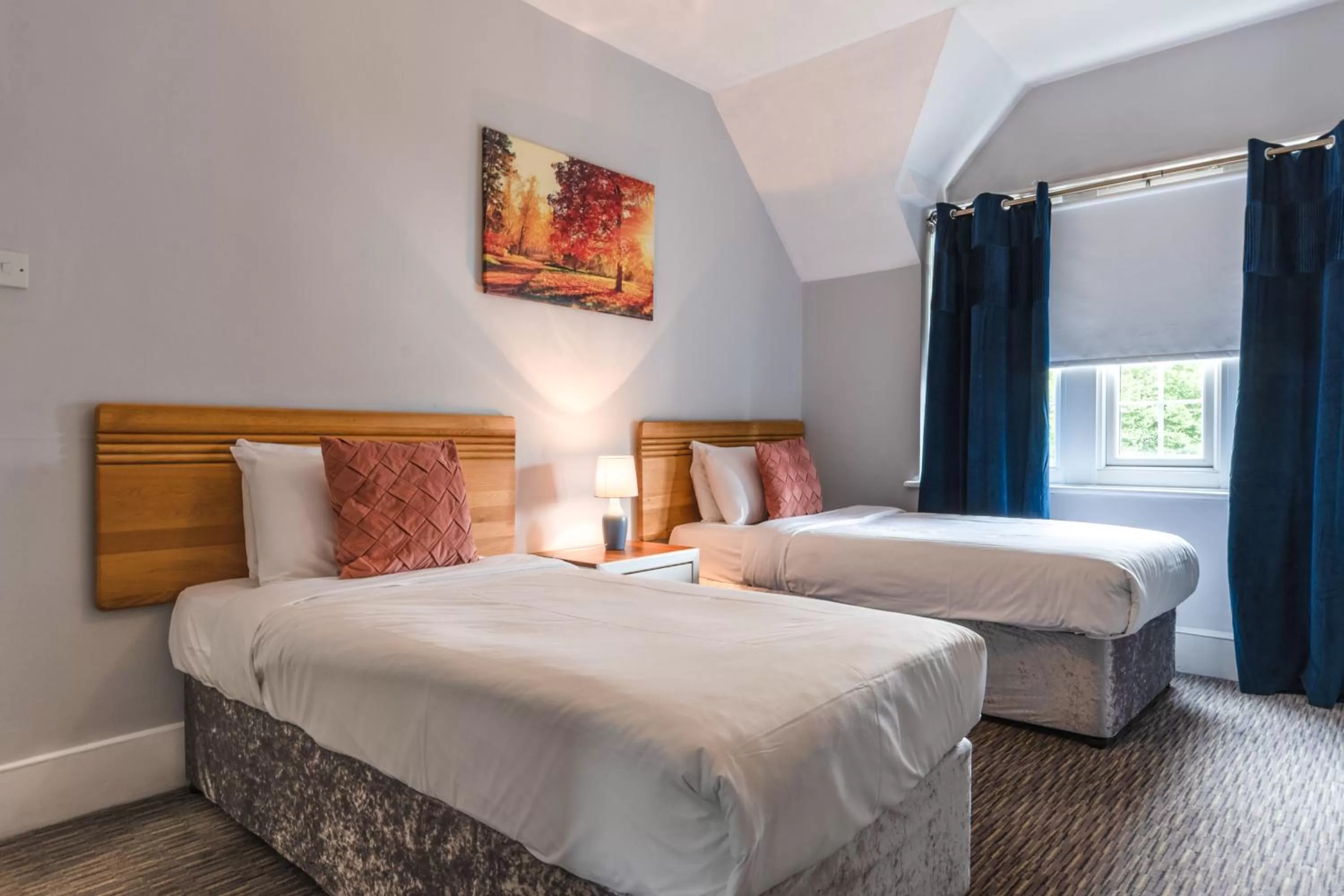 Photo of the whole room, Bed in Plough Hotel