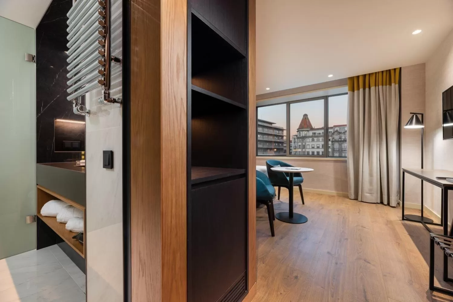 Photo of the whole room, Bed in Eurostars Aliados