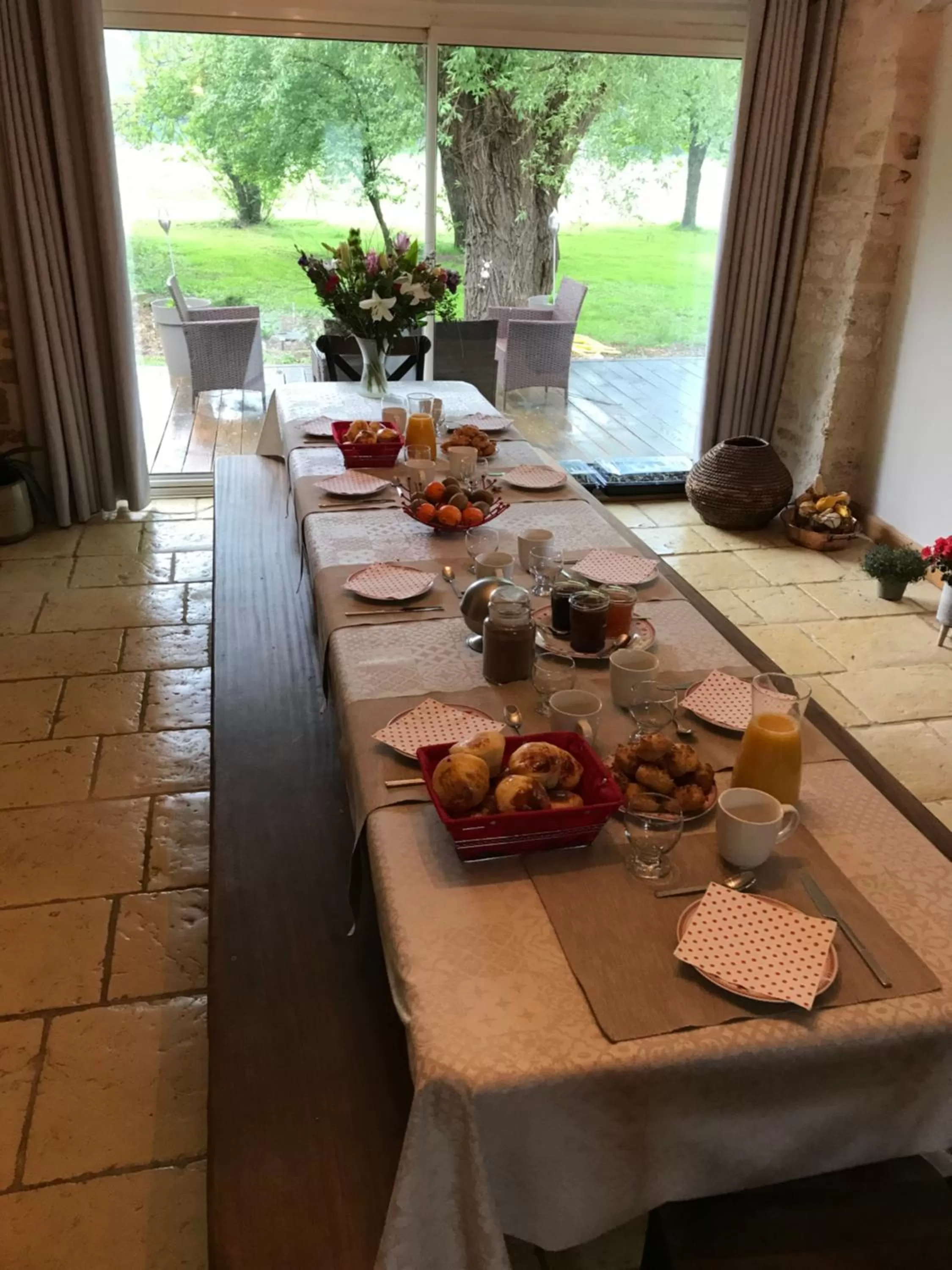 Food and drinks in Relais de la Venise verte