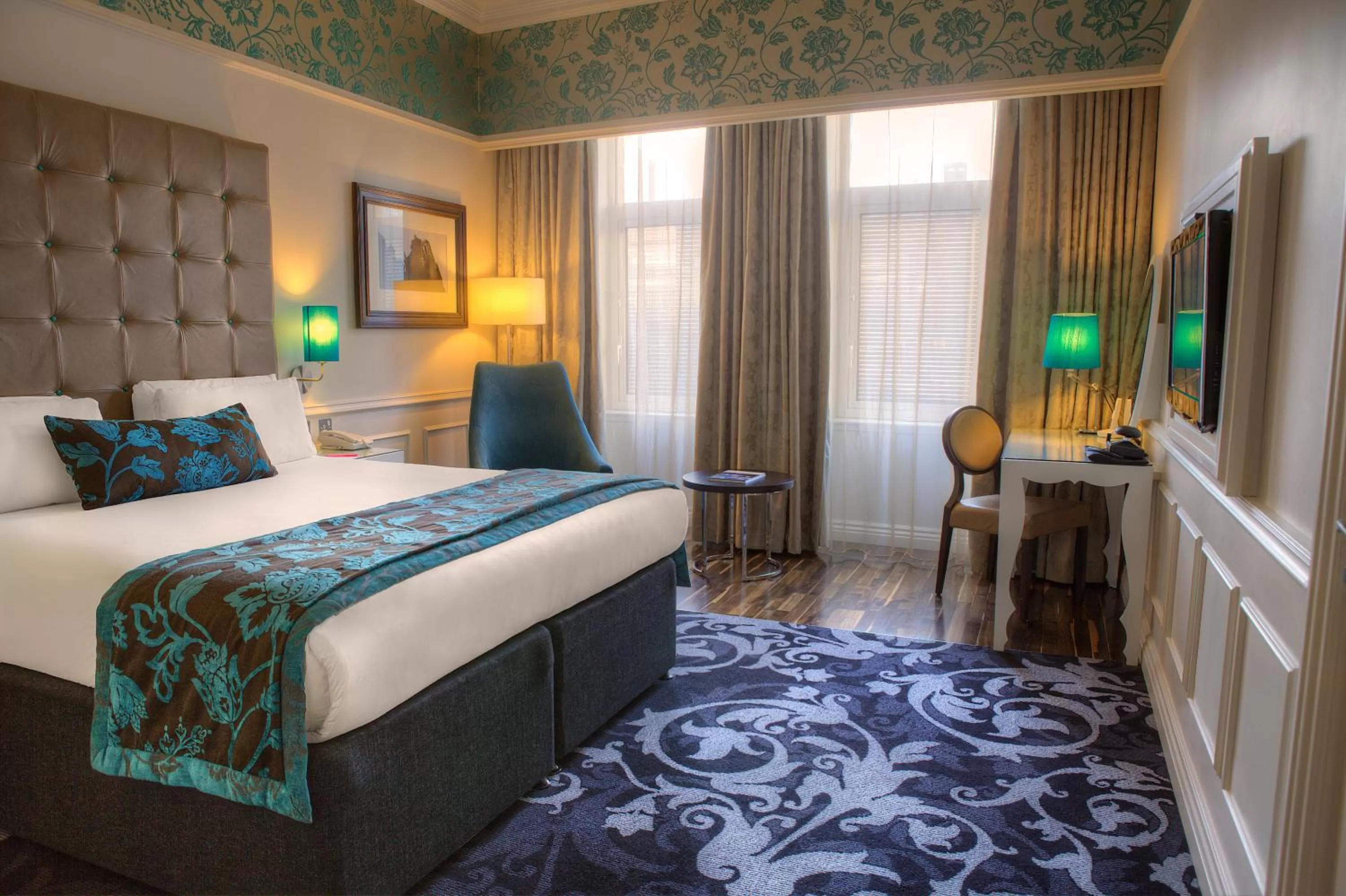 Photo of the whole room, Bed in Hotel Indigo Glasgow by IHG