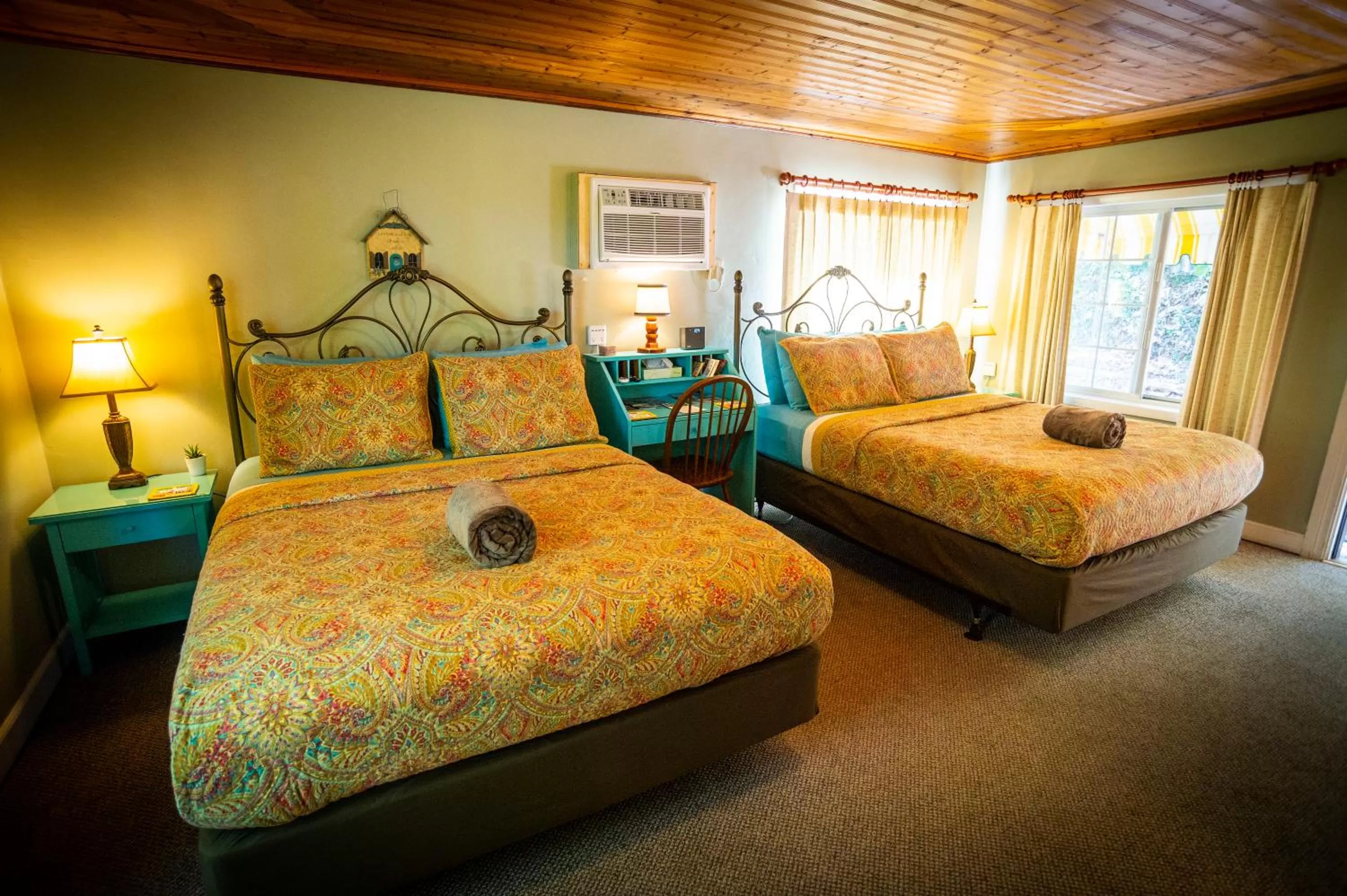 Bed in Sherwood Court Cottages