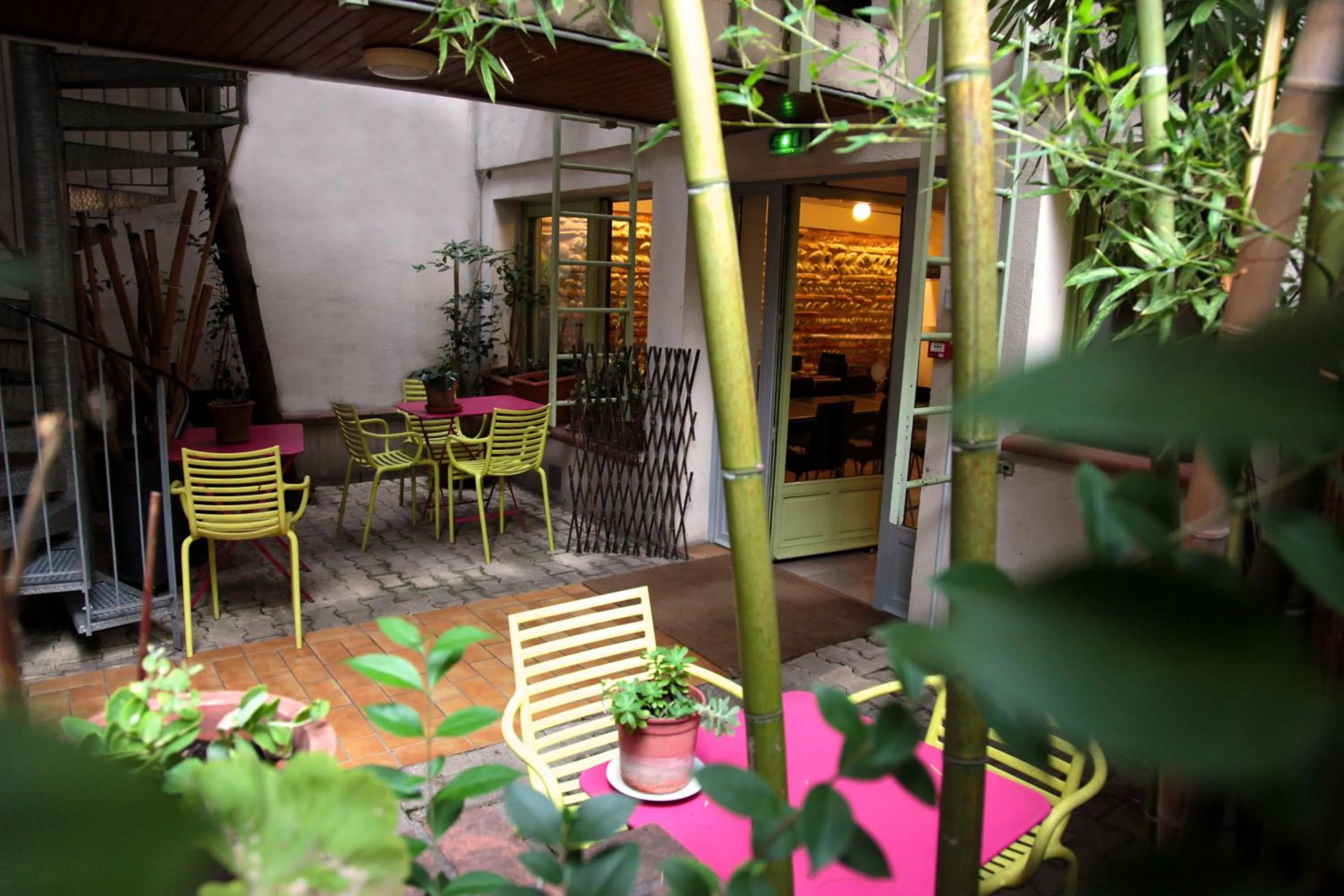 Patio in Hôtel La Chartreuse